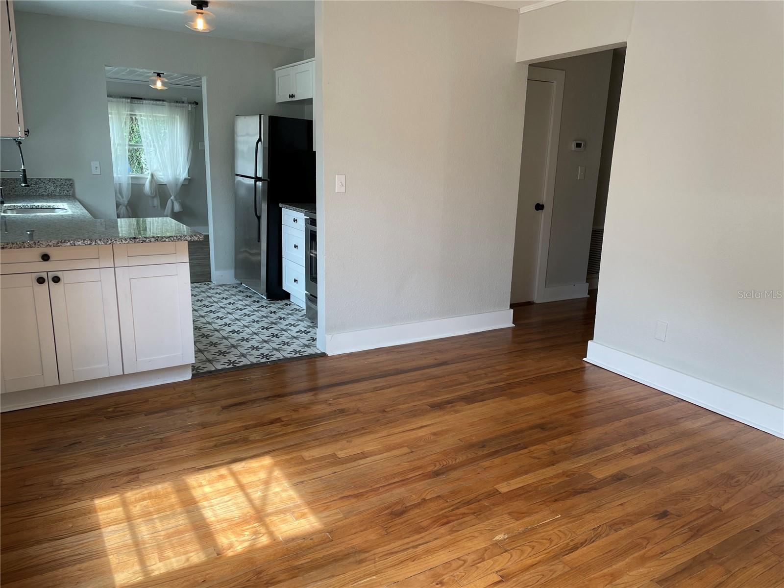 1517 E Ellicott St Property Photo 5