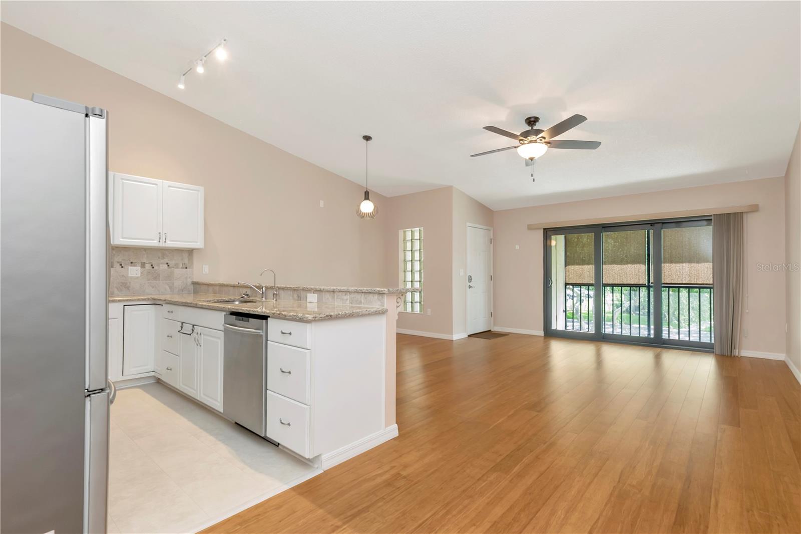 3367 Crystal Ct E #e Property Photo 5