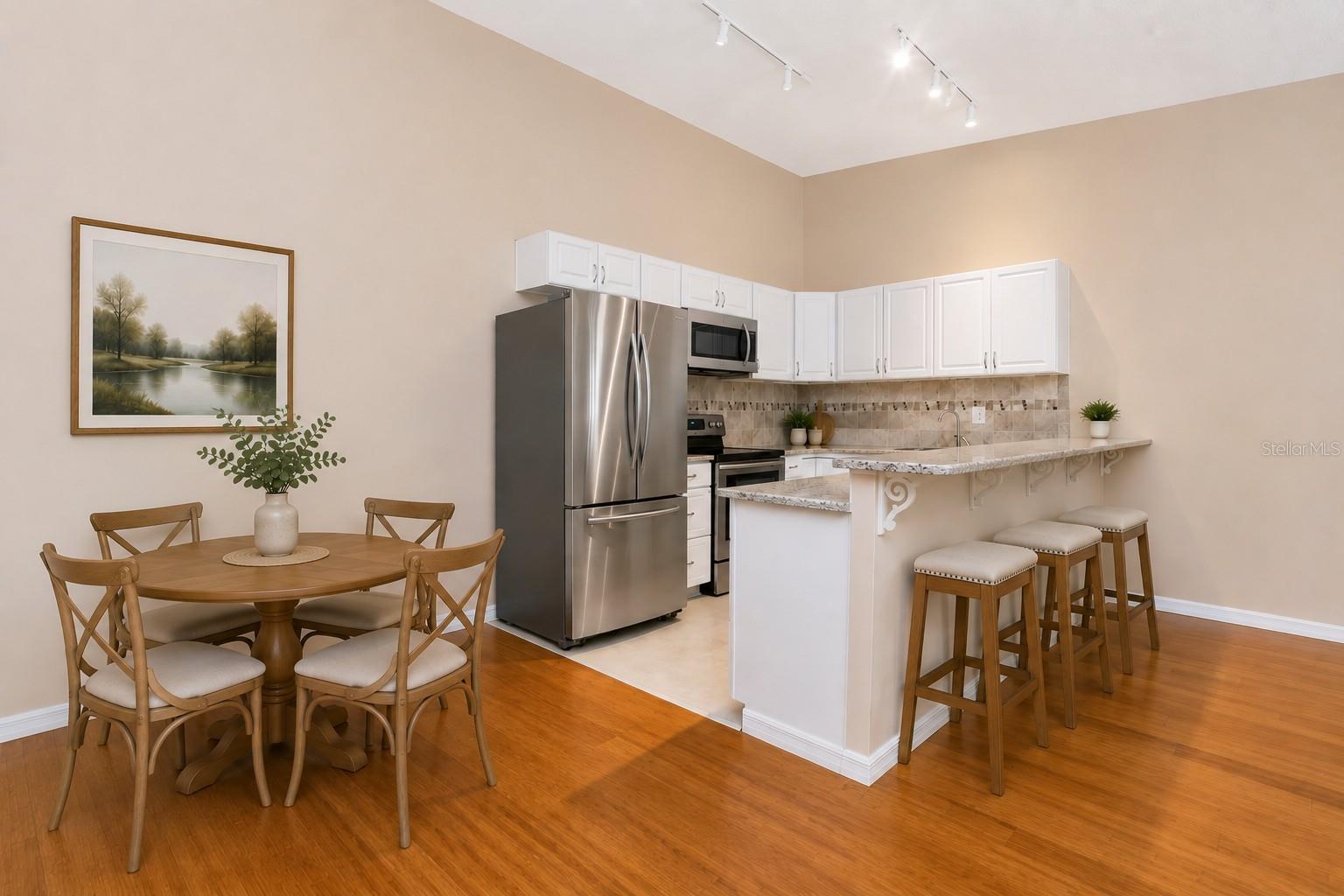 3367 Crystal Ct E #e Property Photo 6