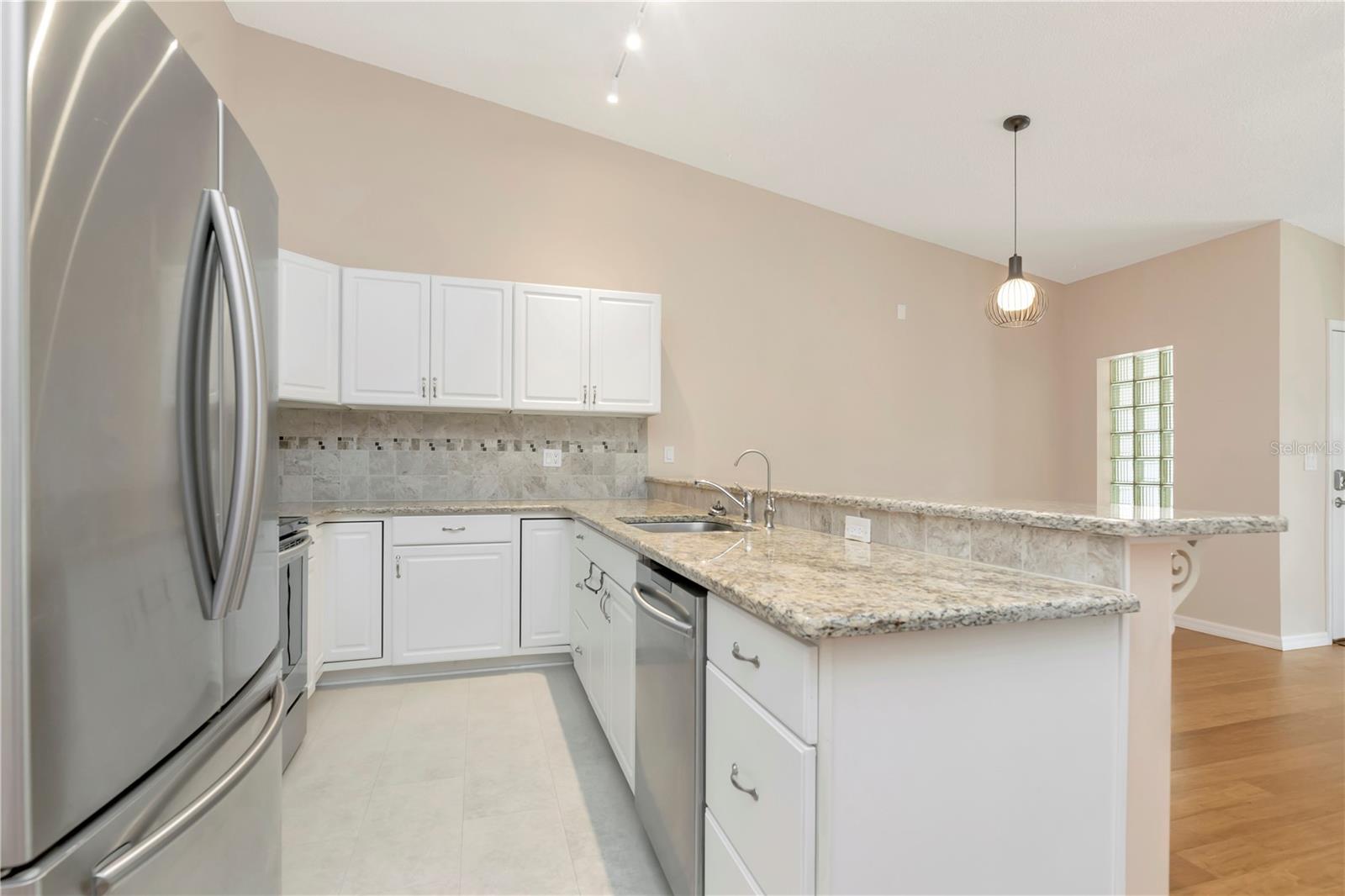 3367 Crystal Ct E #e Property Photo 8