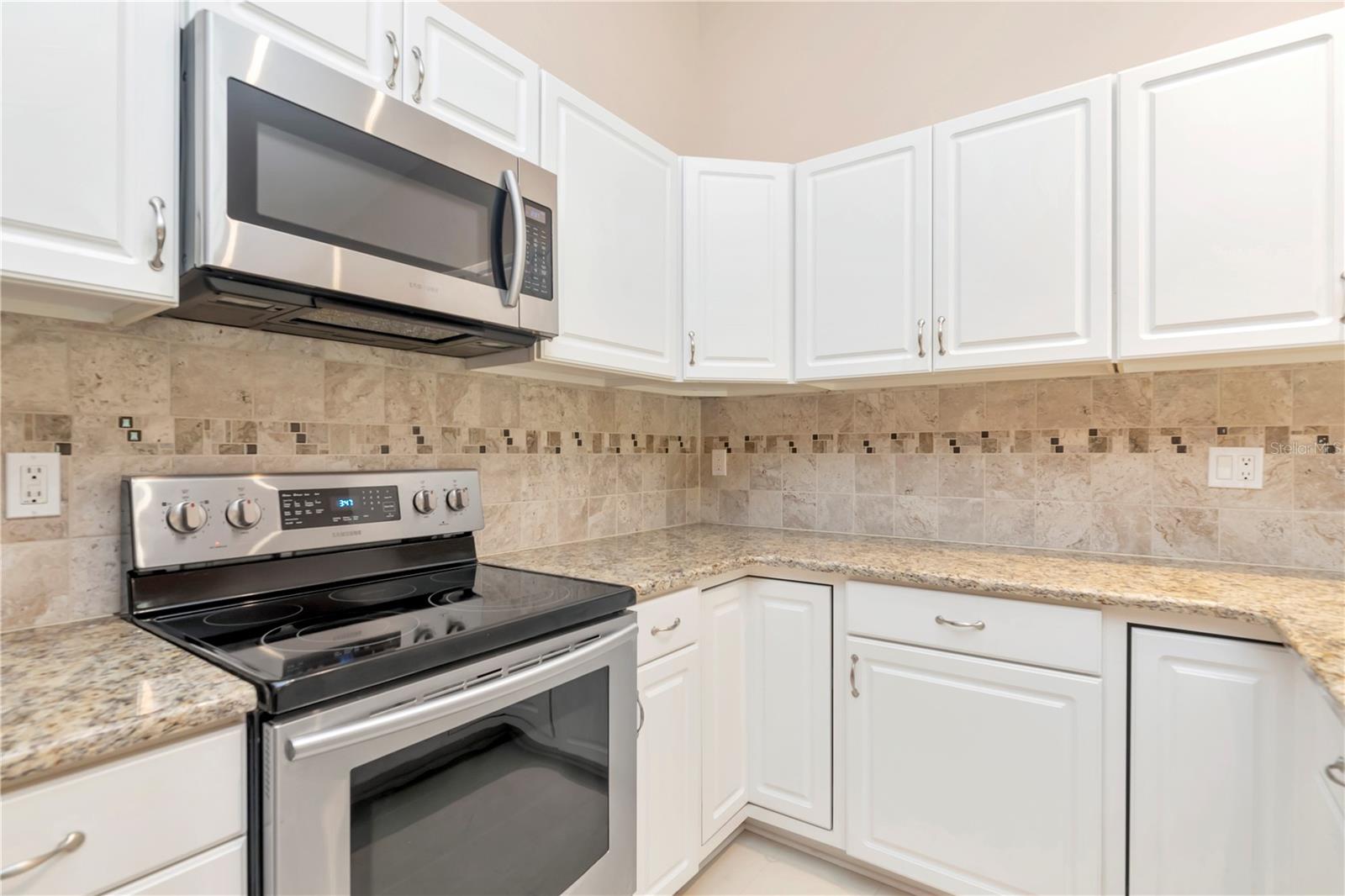 3367 Crystal Ct E #e Property Photo 10