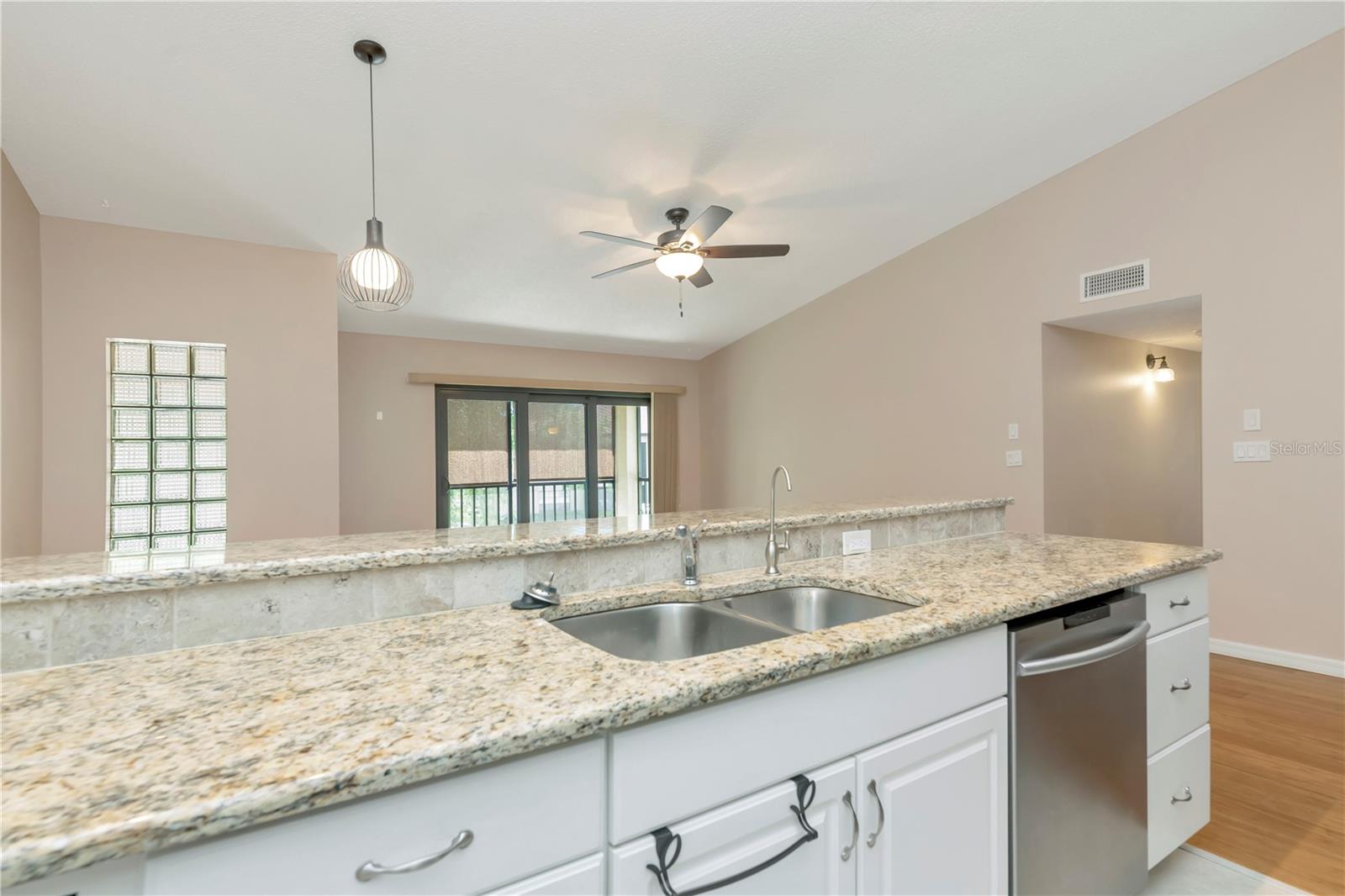 3367 Crystal Ct E #e Property Photo 11