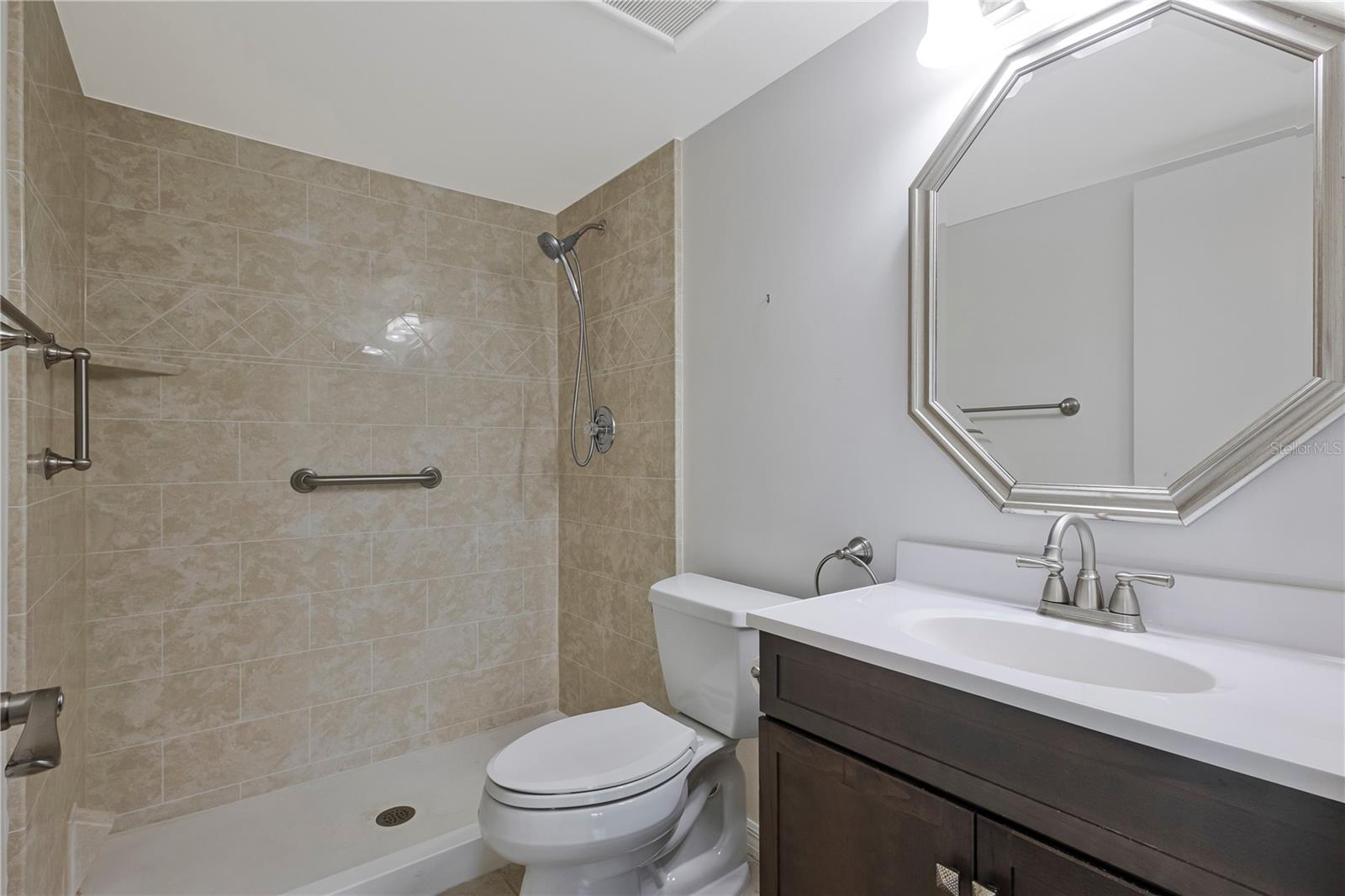 3367 Crystal Ct E #e Property Photo 14