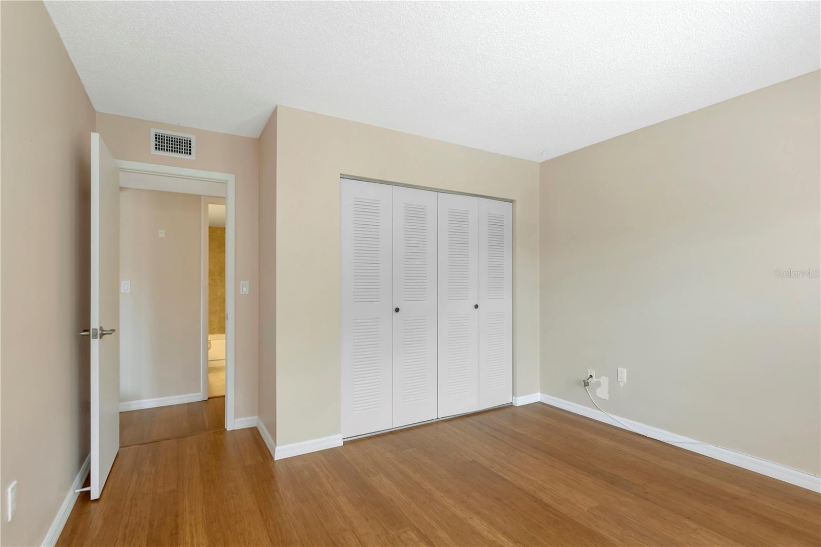 3367 Crystal Ct E #e Property Photo 17
