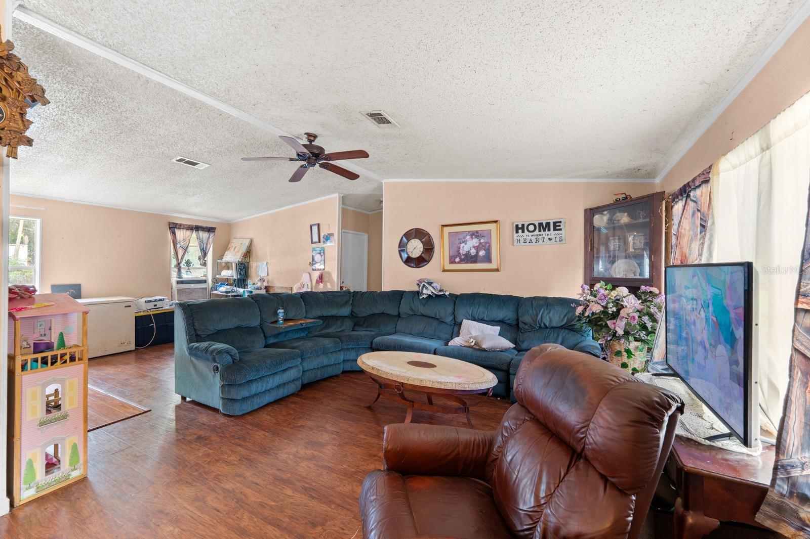 16143 Palacky St Property Photo 4