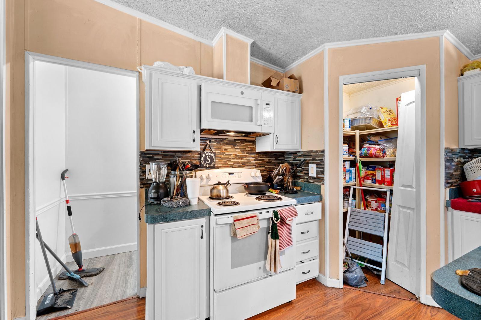 16143 Palacky St Property Photo 10