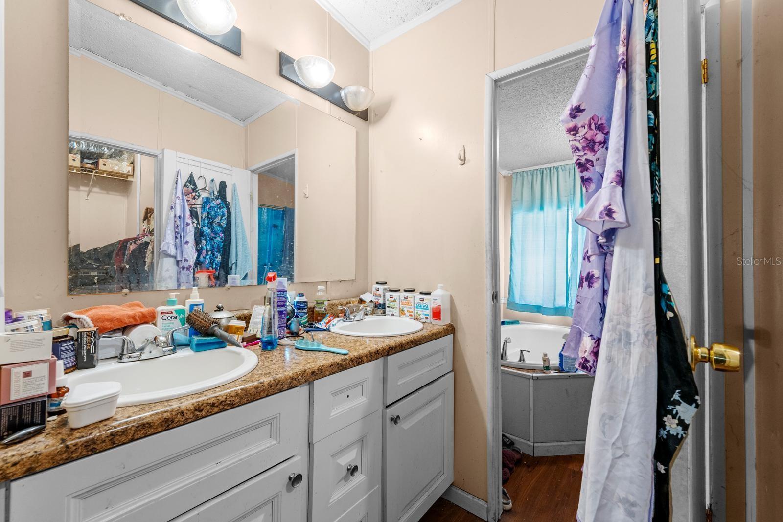 16143 Palacky St Property Photo 16