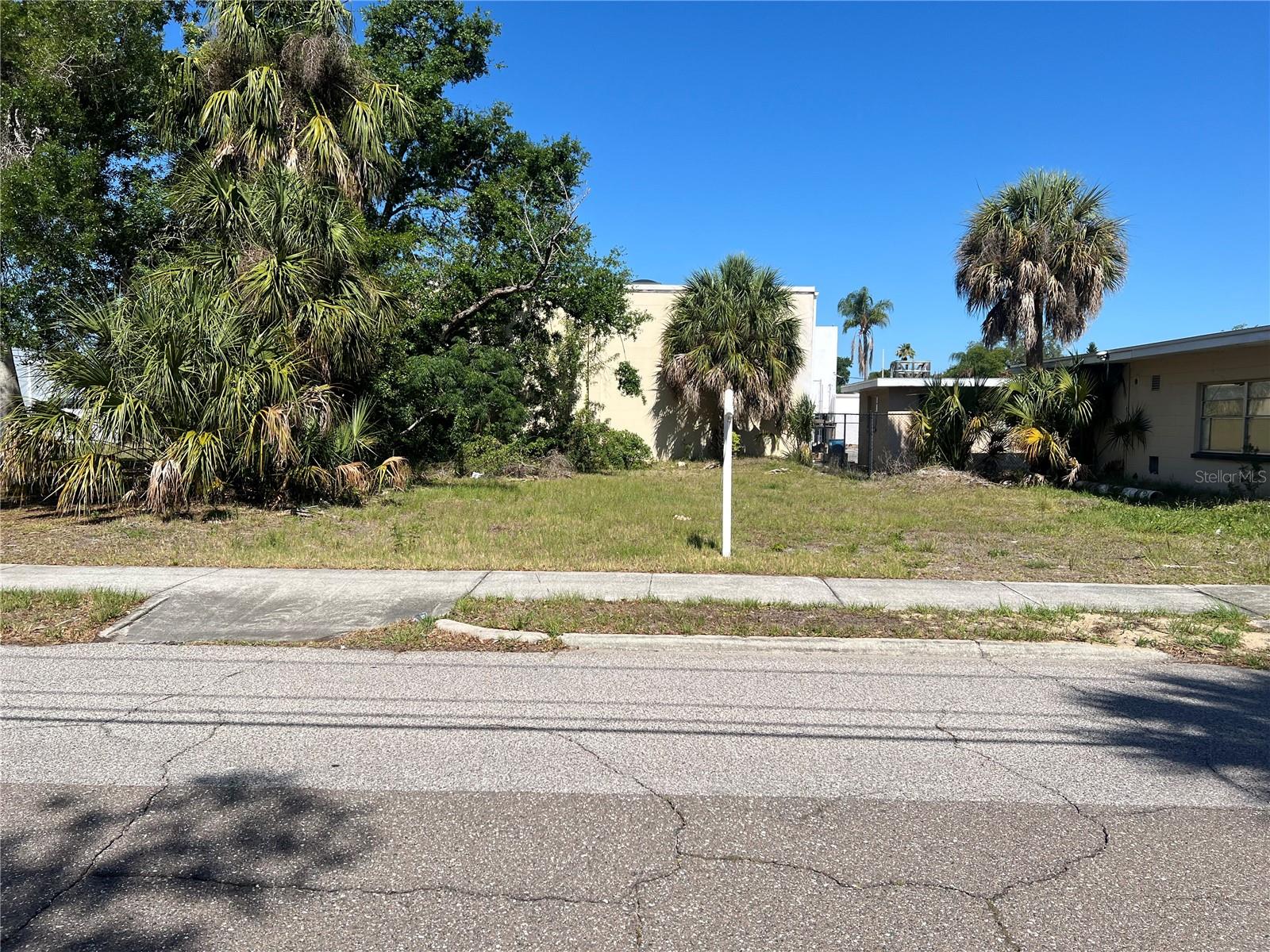 1104 N Garden St Property Photo 1