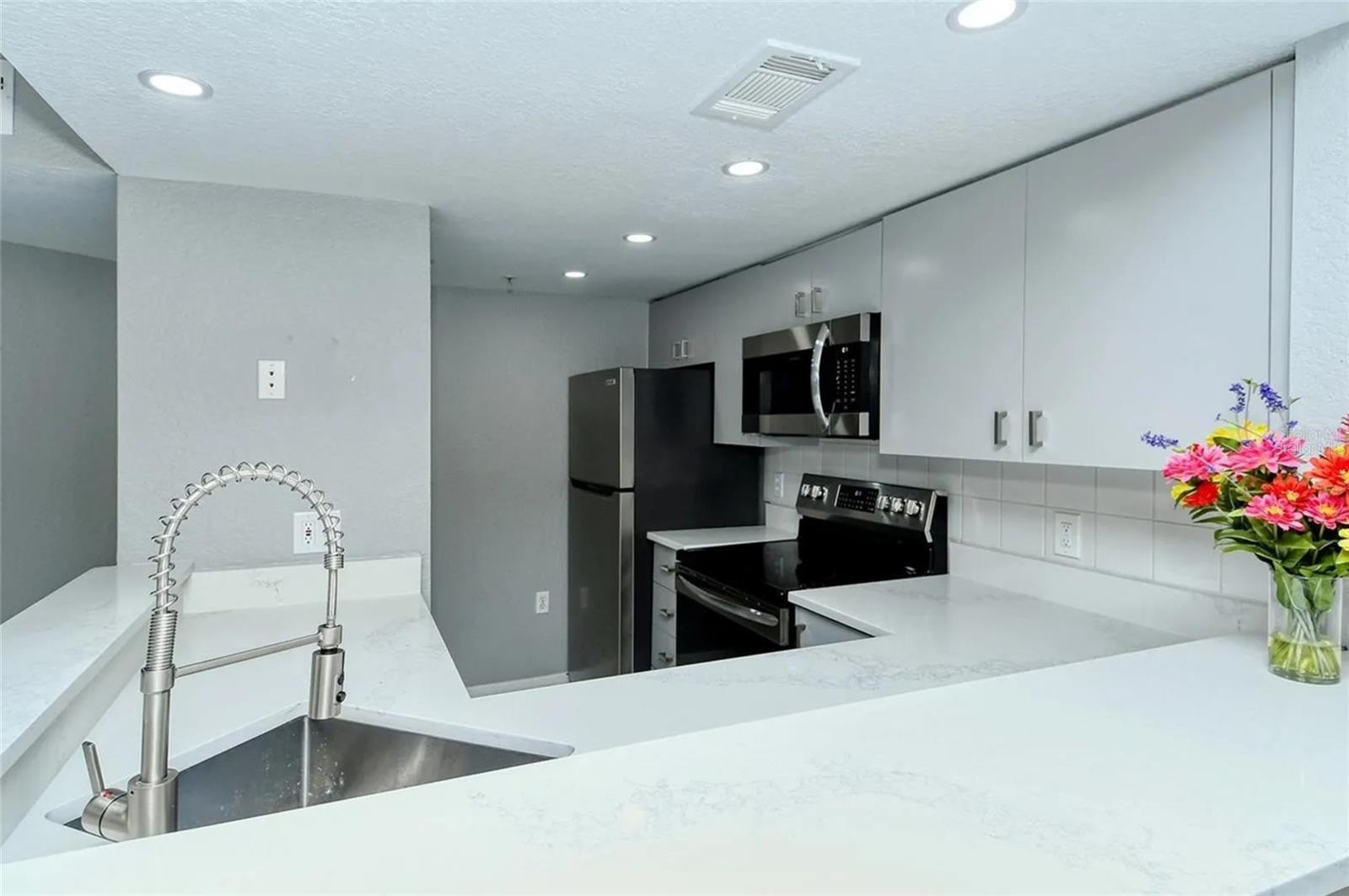 850 S Tamiami Trl #801 Property Photo 7