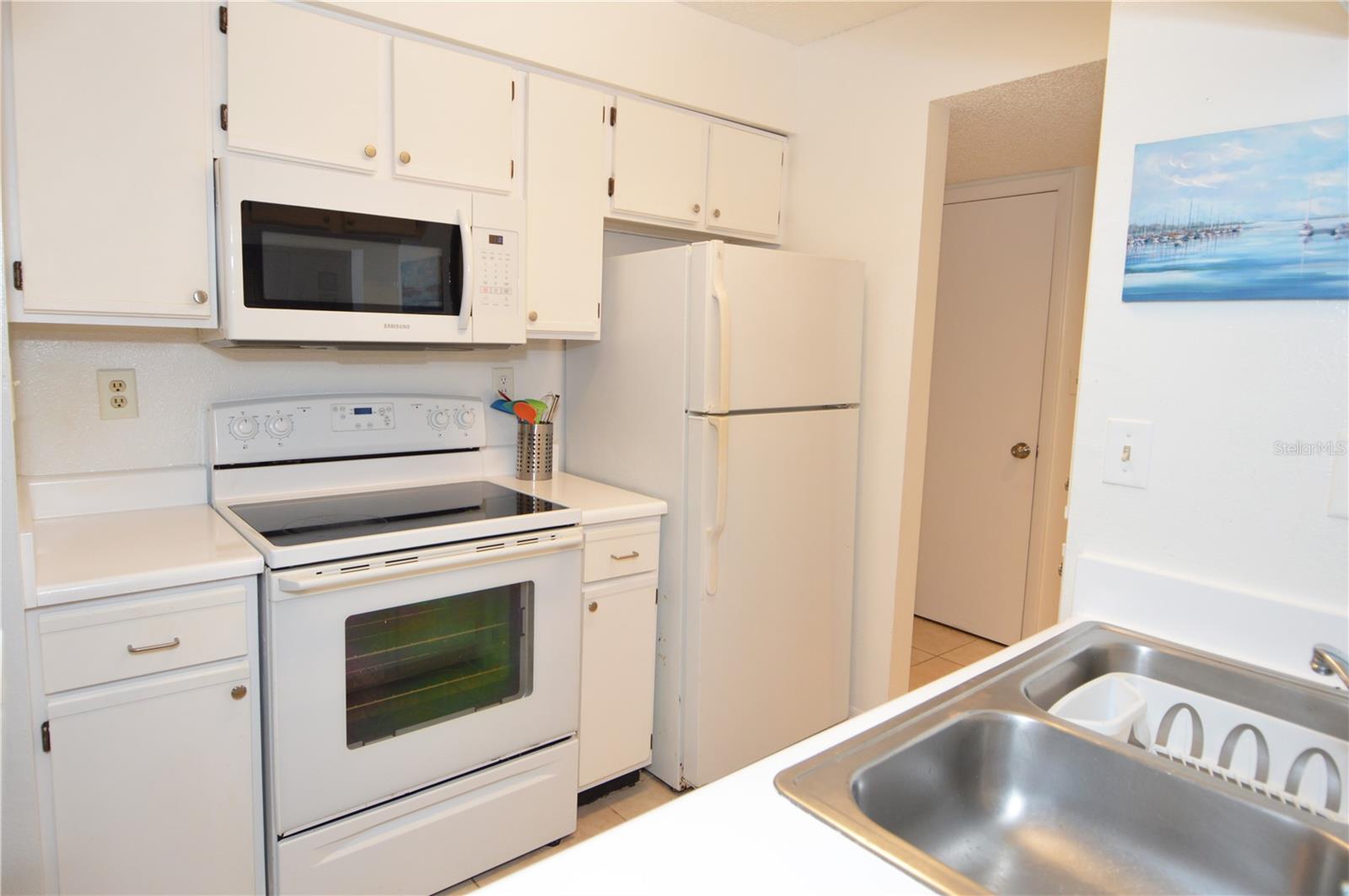 8625 Mallard Reserve Dr #101 Property Photo 4