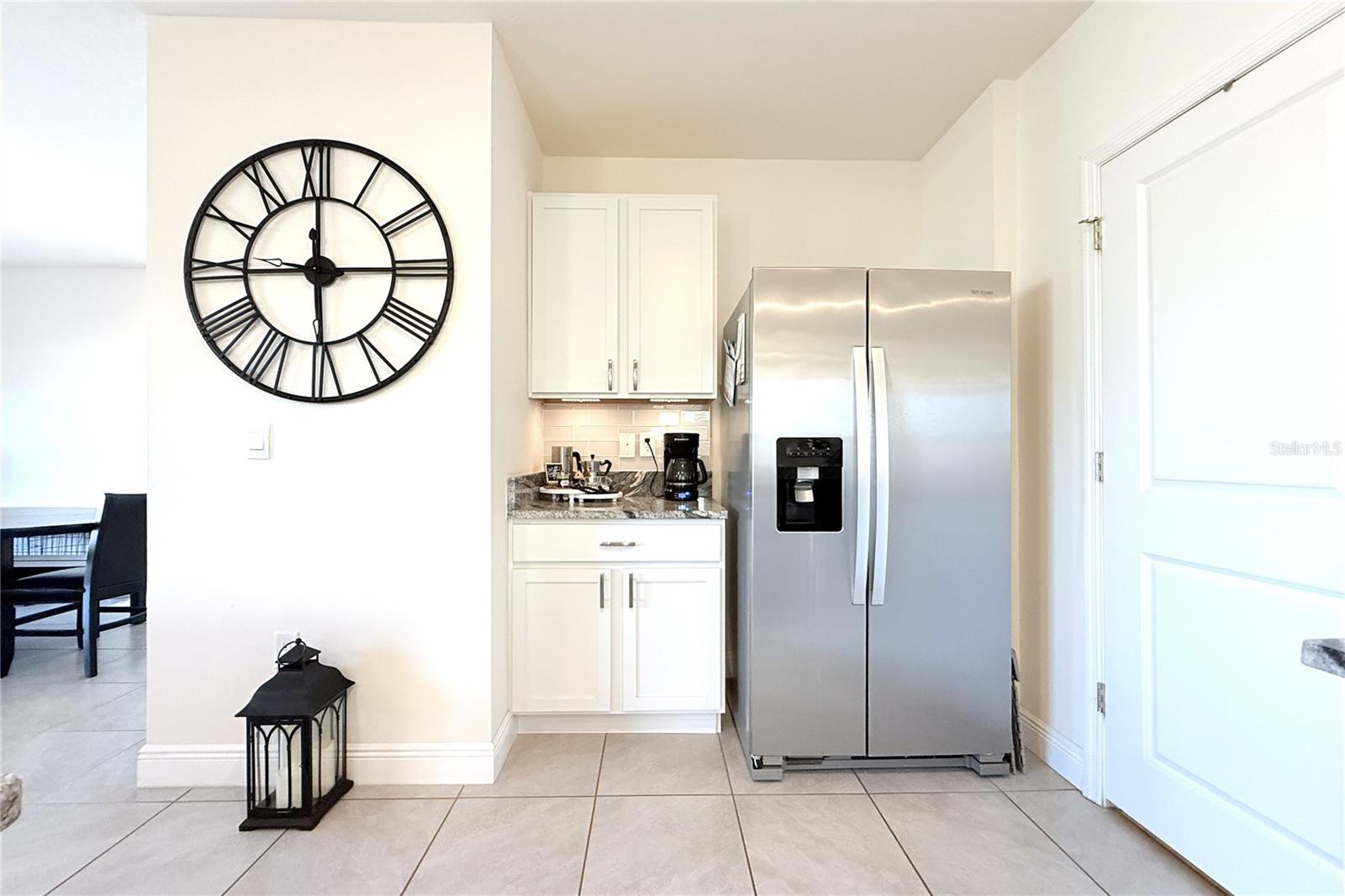 8406 Hardy Bay Loop Property Photo 6