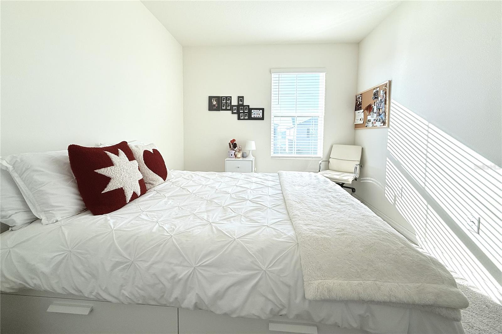 8406 Hardy Bay Loop Property Photo 13