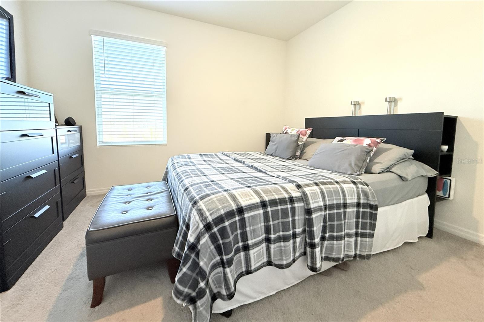 8406 Hardy Bay Loop Property Photo 15
