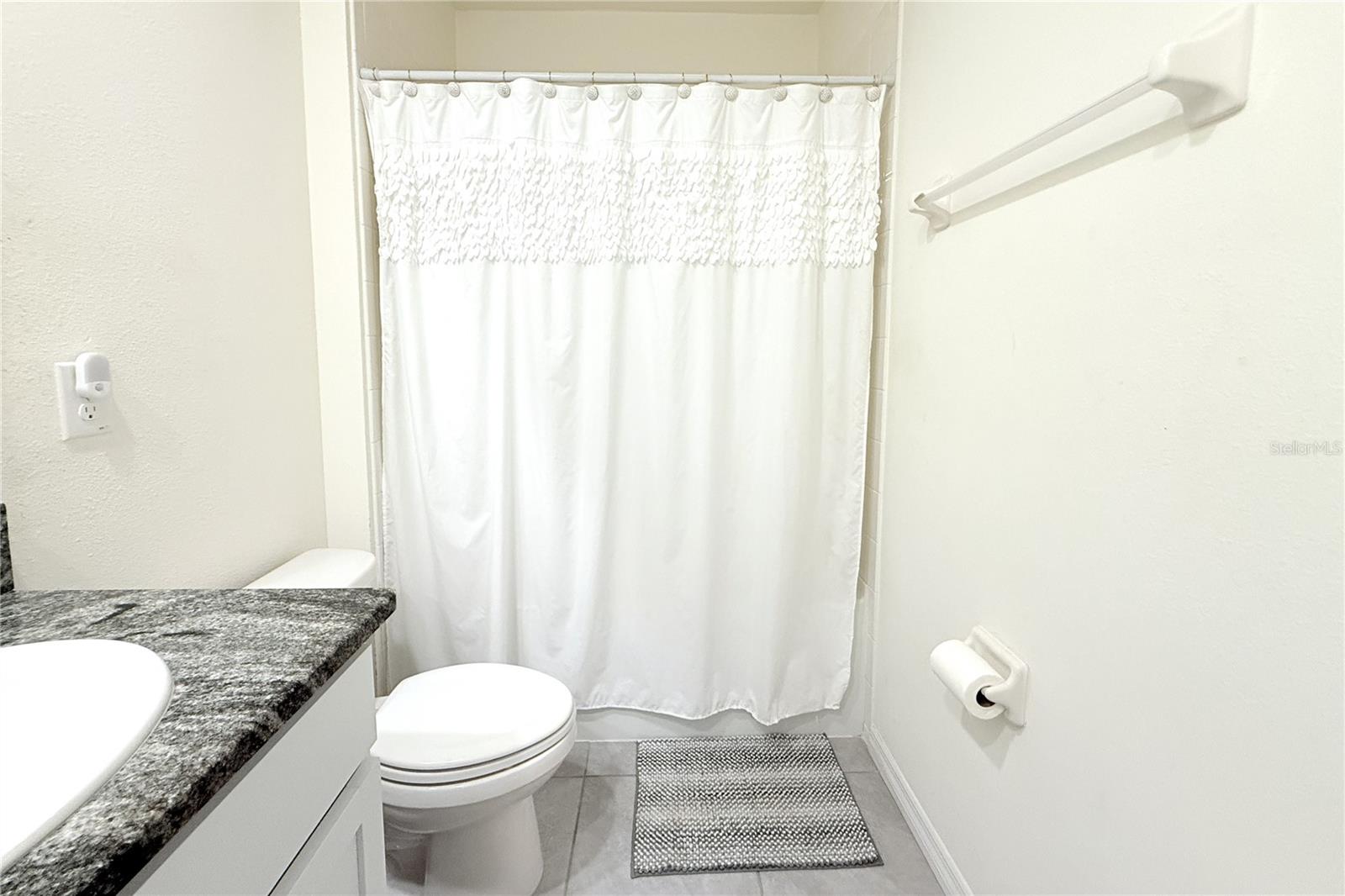 8406 Hardy Bay Loop Property Photo 17