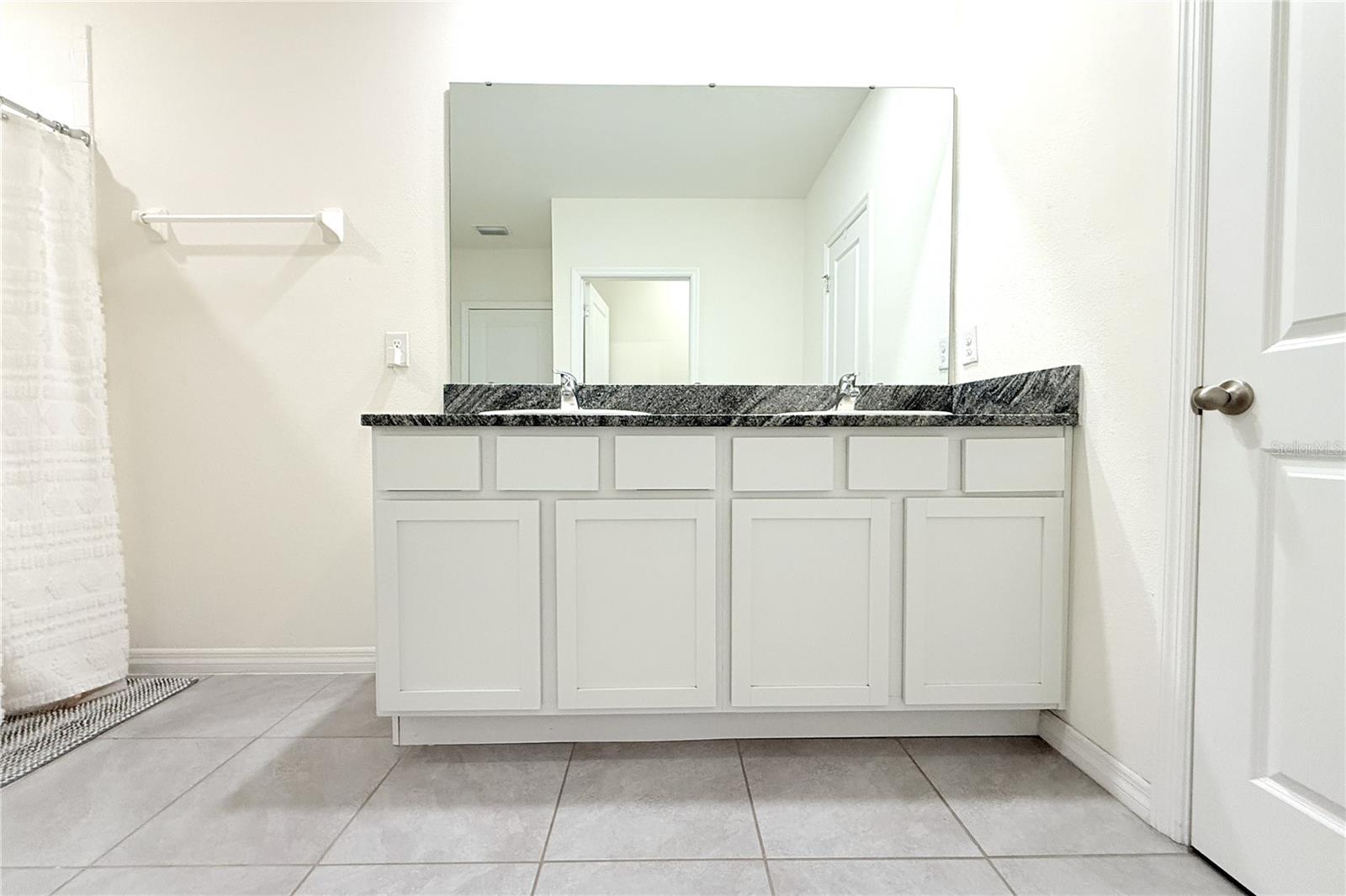 8406 Hardy Bay Loop Property Photo 19