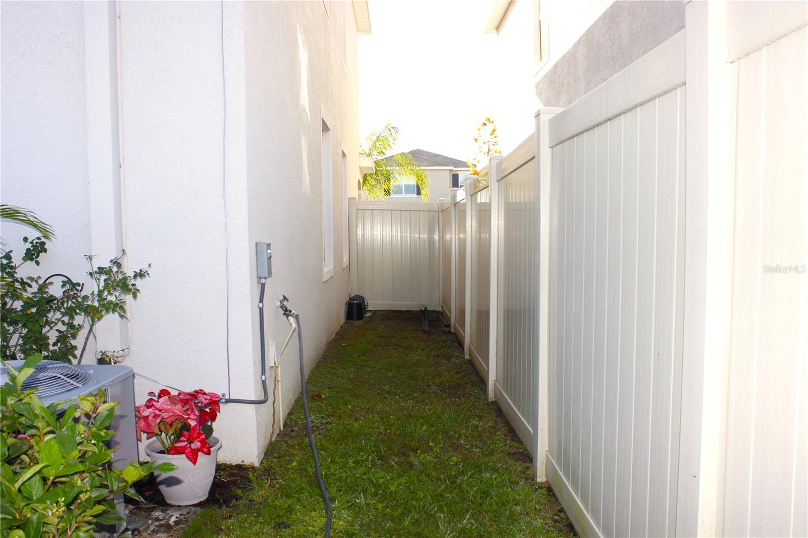 8406 Hardy Bay Loop Property Photo 27