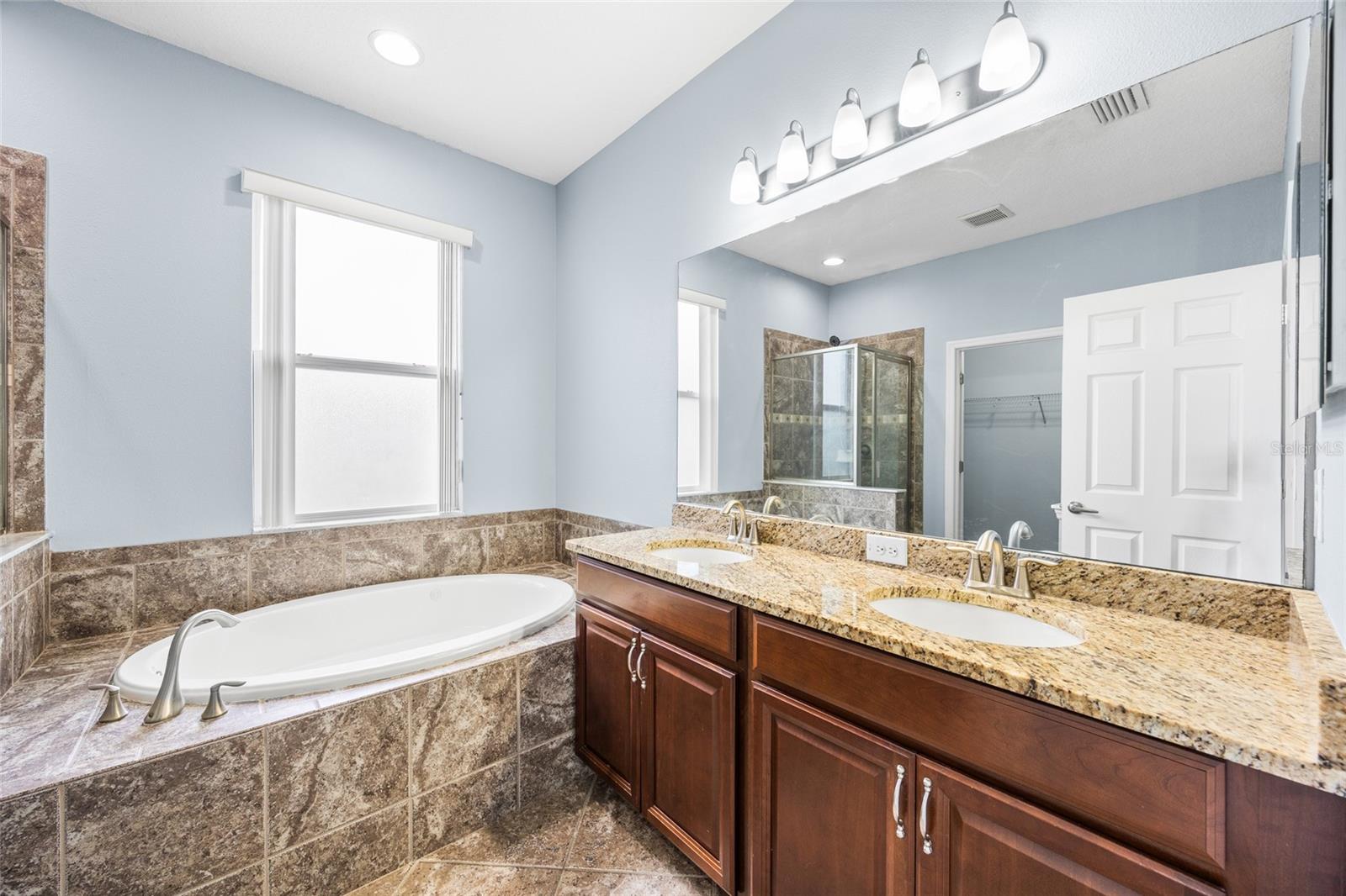 3851 Pacente Loop Property Photo 18