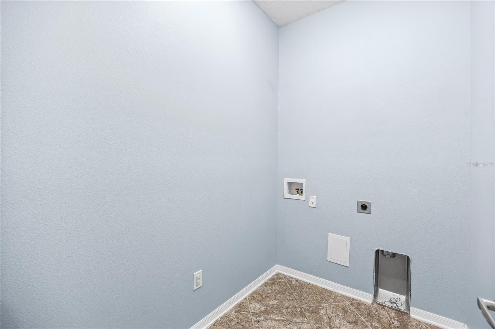3851 Pacente Loop Property Photo 21