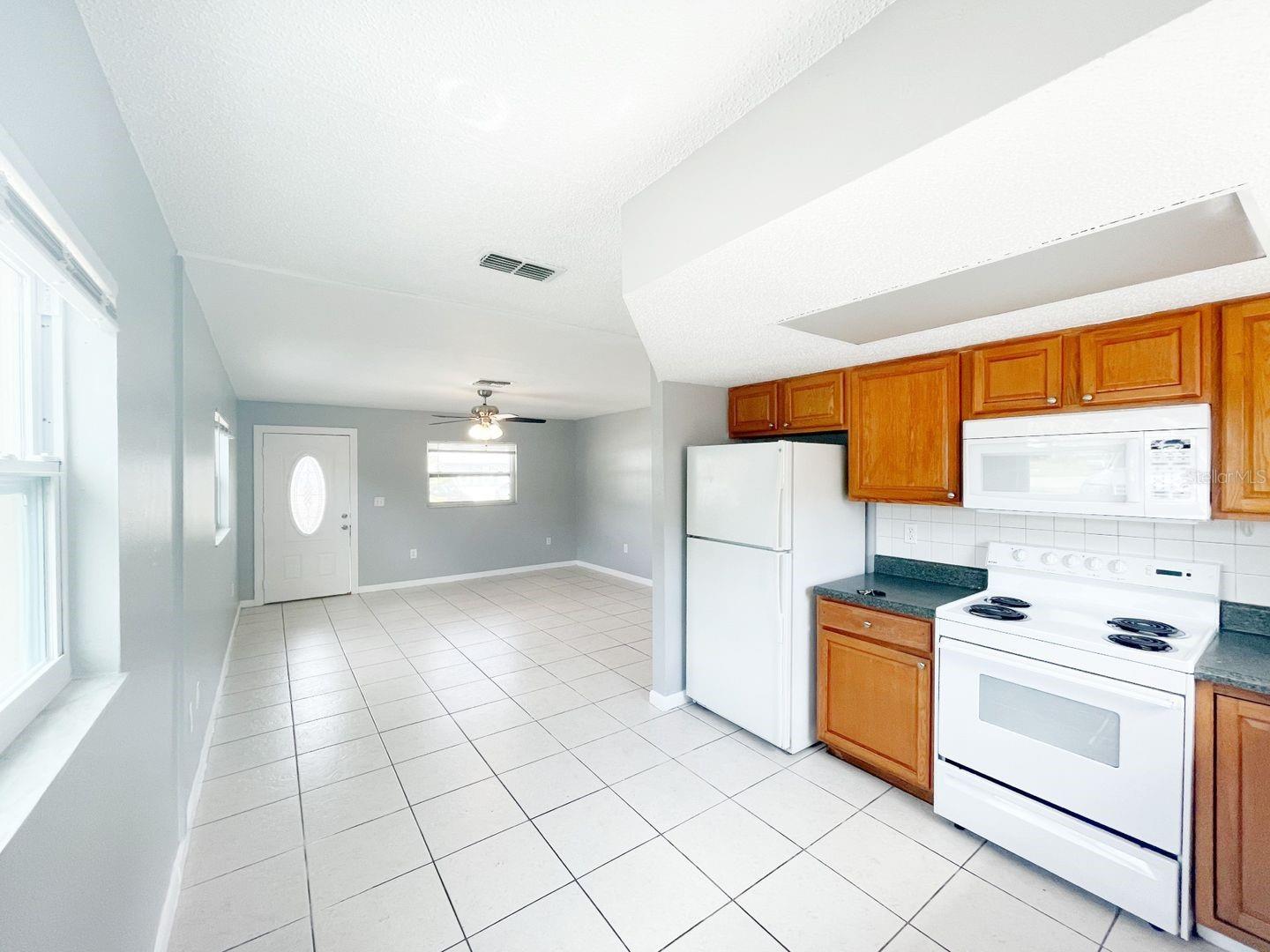 1551 Swordbill Dr Property Photo 4