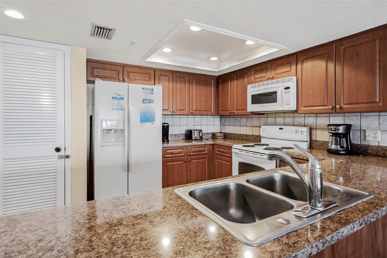 17200 Gulf Blvd #202 Property Photo 18