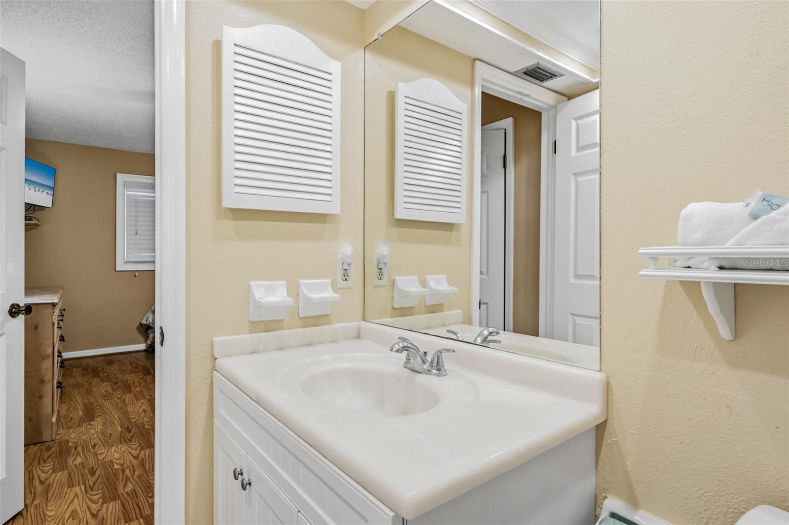 17200 Gulf Blvd #202 Property Photo 23
