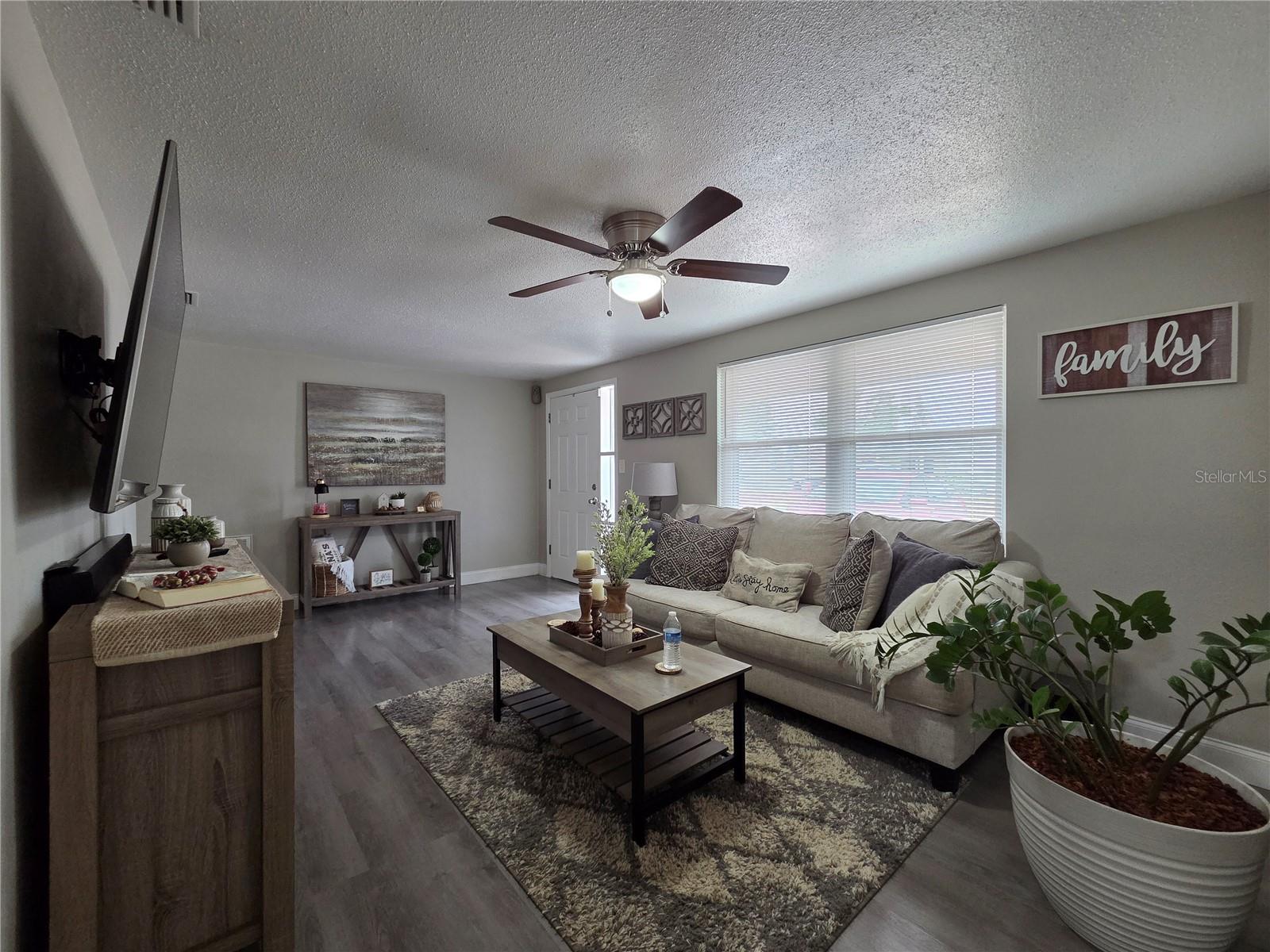 4834 Gaslight Ave Property Photo 4