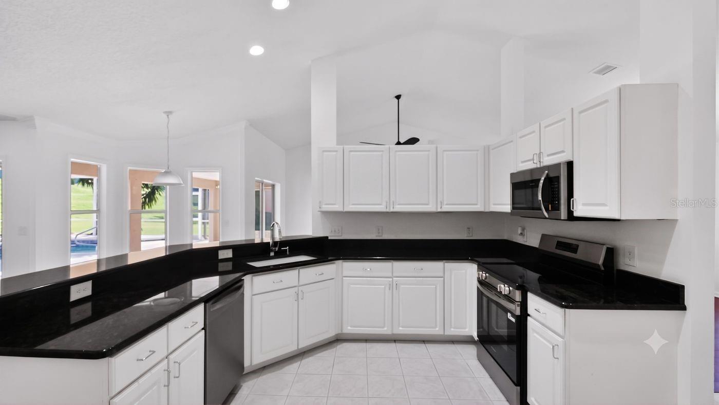 3325 Indian Trl Property Photo 3