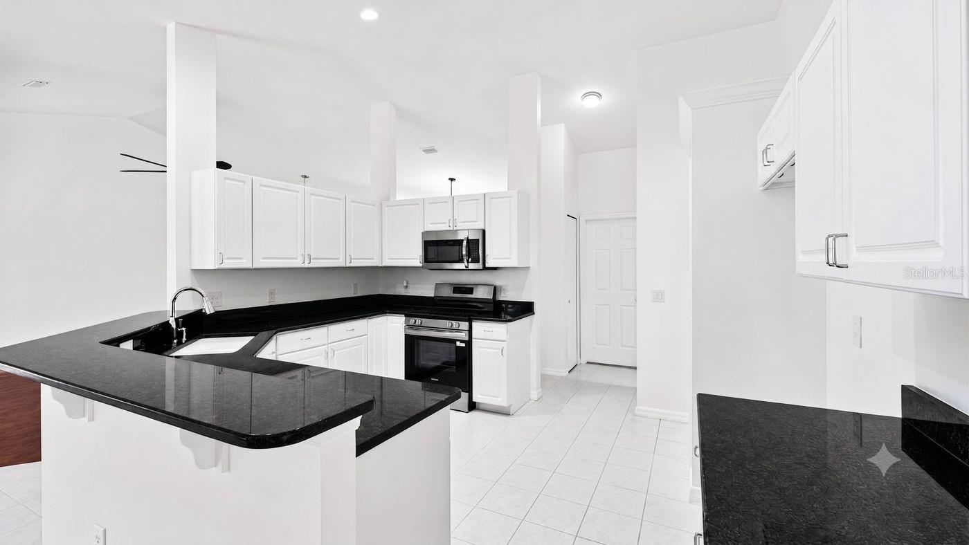 3325 Indian Trl Property Photo 4