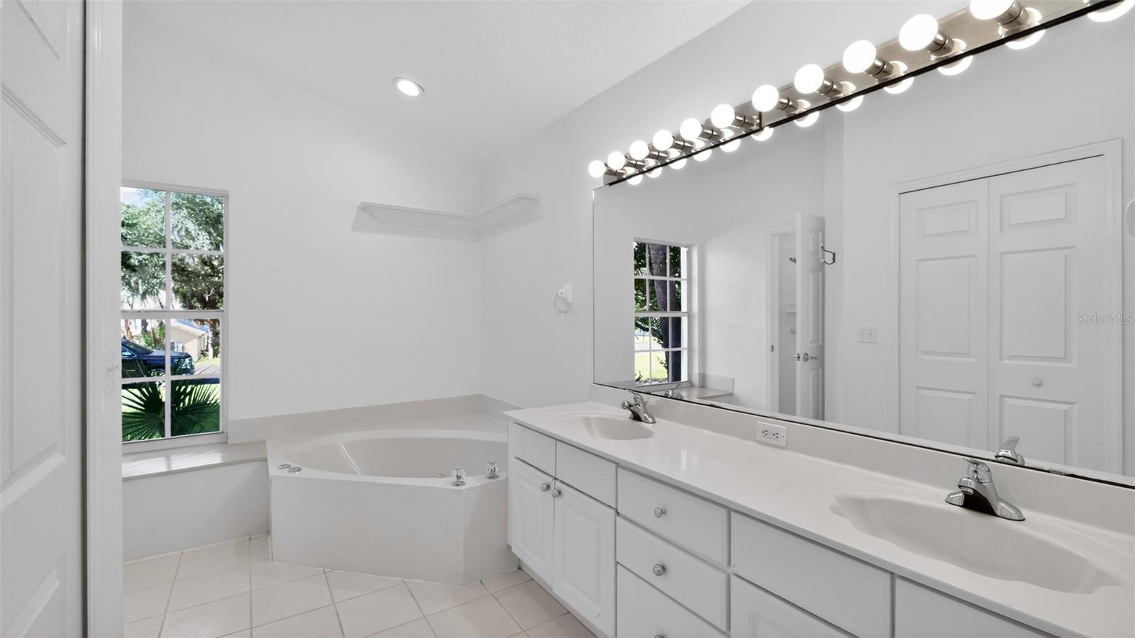 3325 Indian Trl Property Photo 7