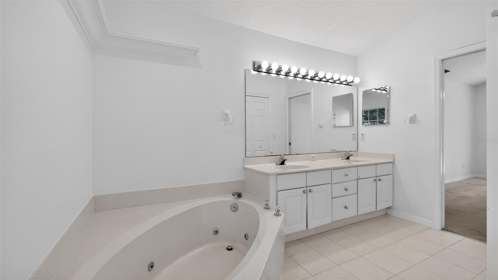 3325 Indian Trl Property Photo 8