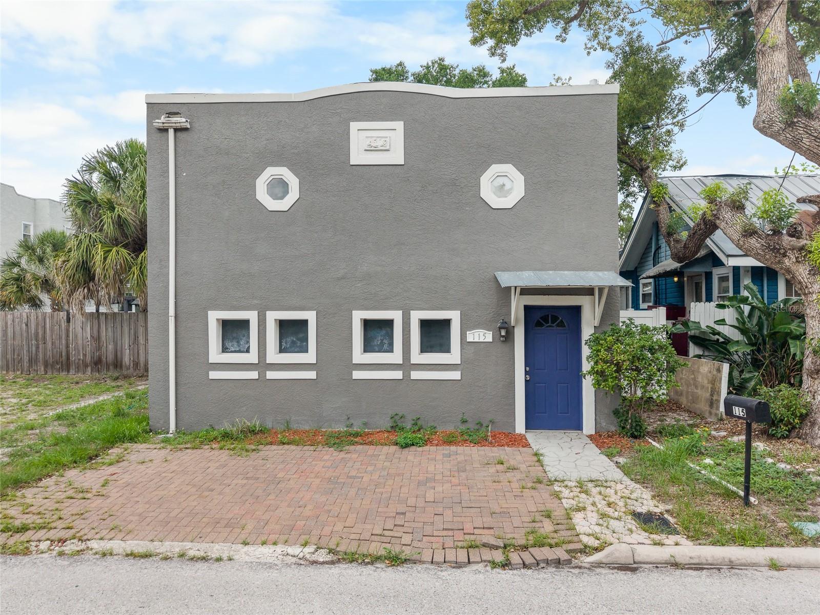 115 W ALLISON CT