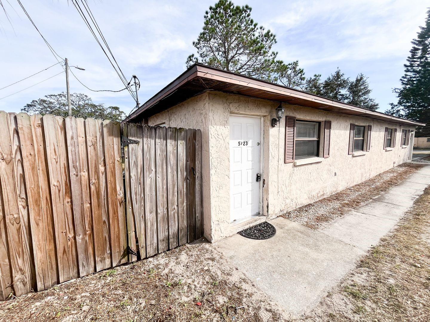 5723 Silver Spur Dr Property Photo 4