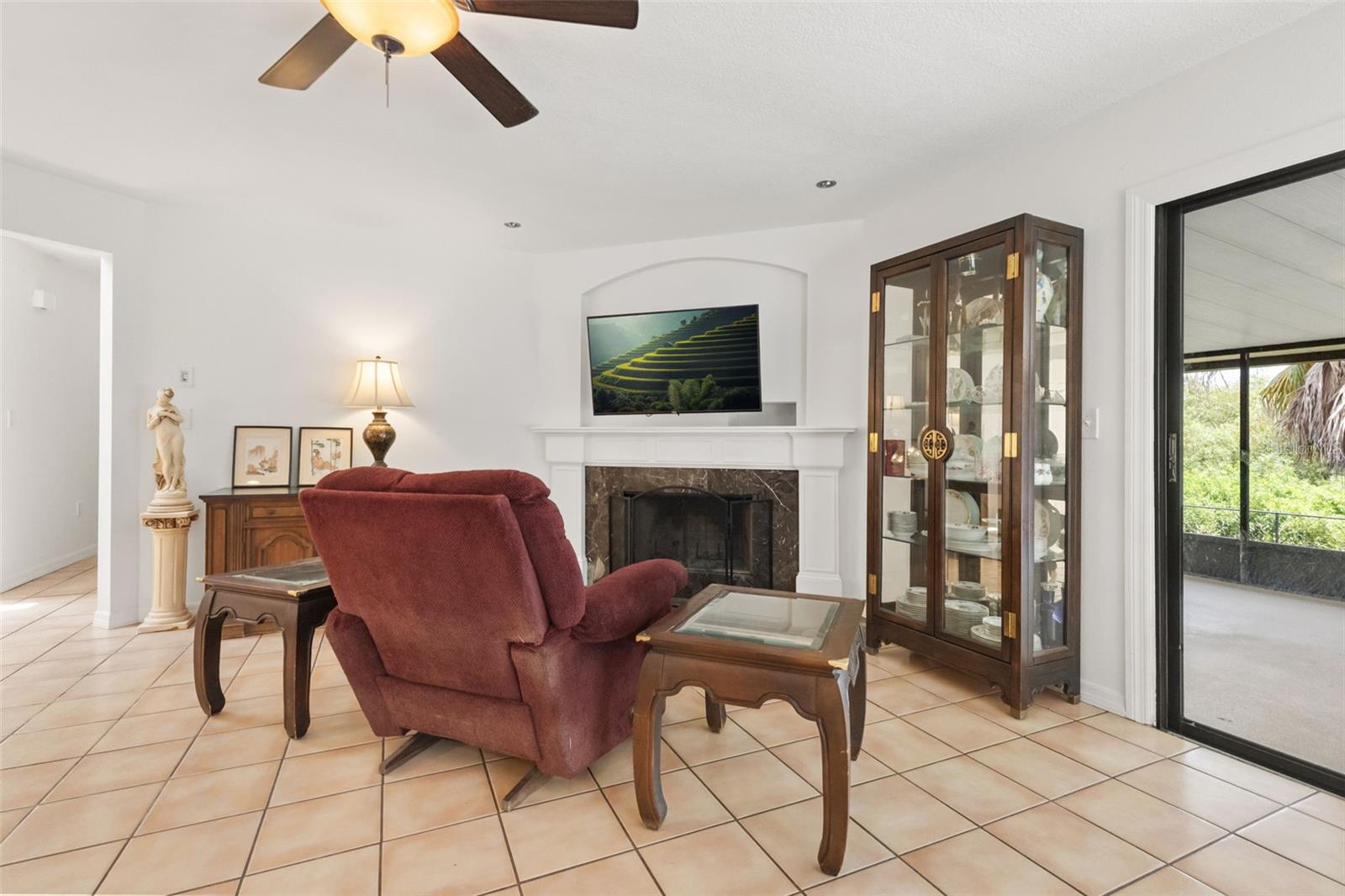 12512 Willow Tree Ave Property Photo 8