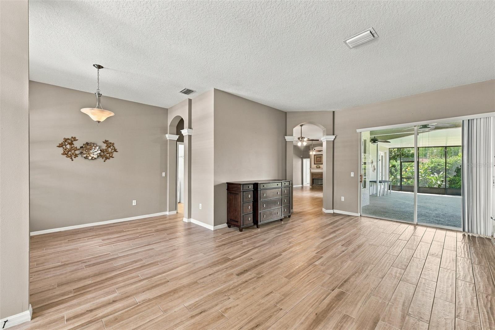 7521 Melogold Cir Property Photo 5