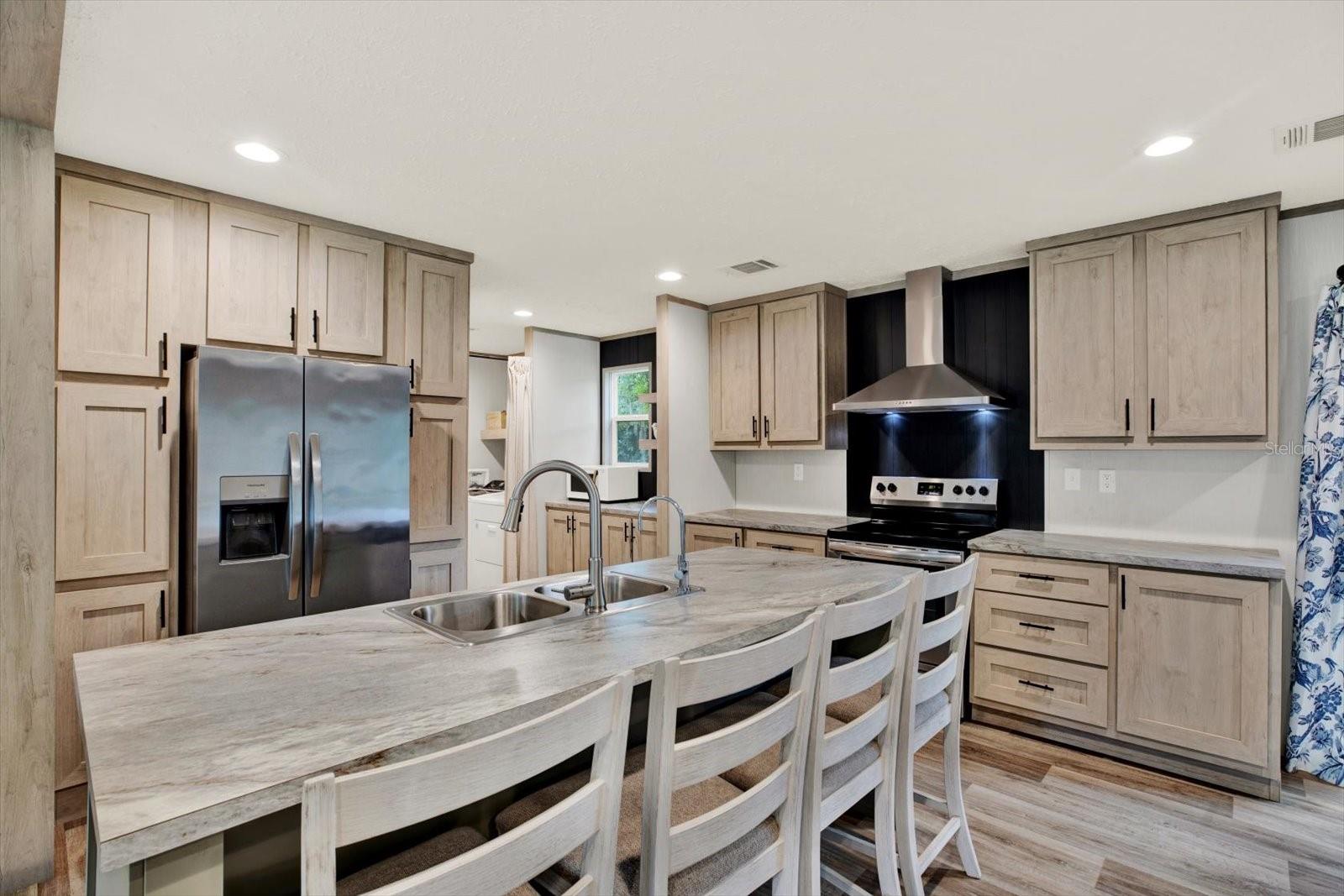 2845 N Lakefront Dr Property Photo 4