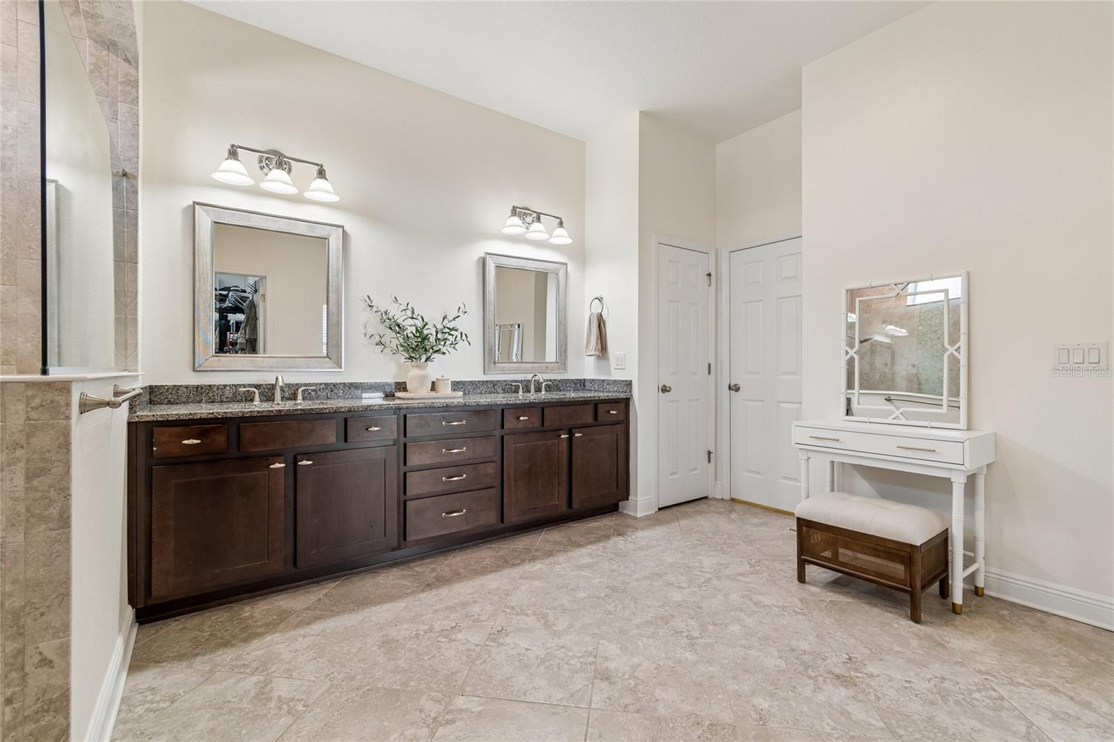 7223 Hourglass Dr Property Photo 12