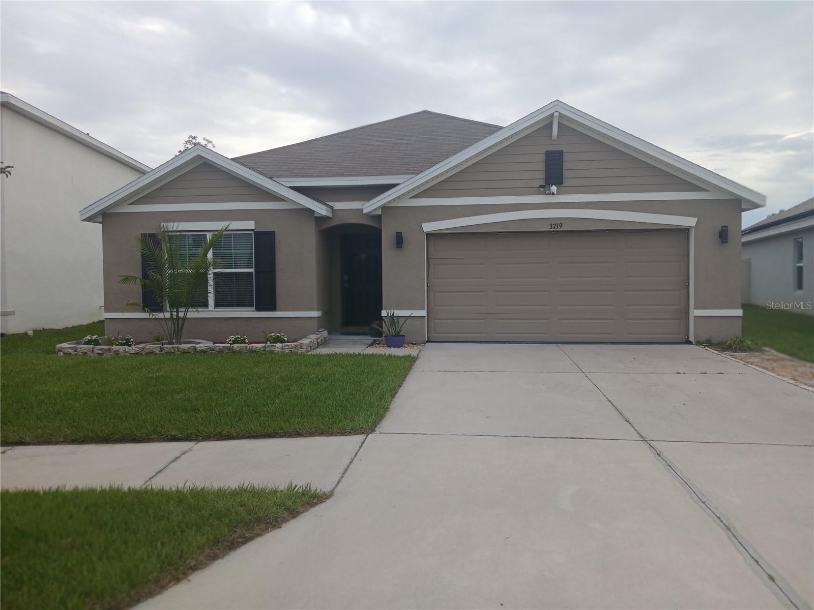 3719 Capri Coast Dr Property Photo 1
