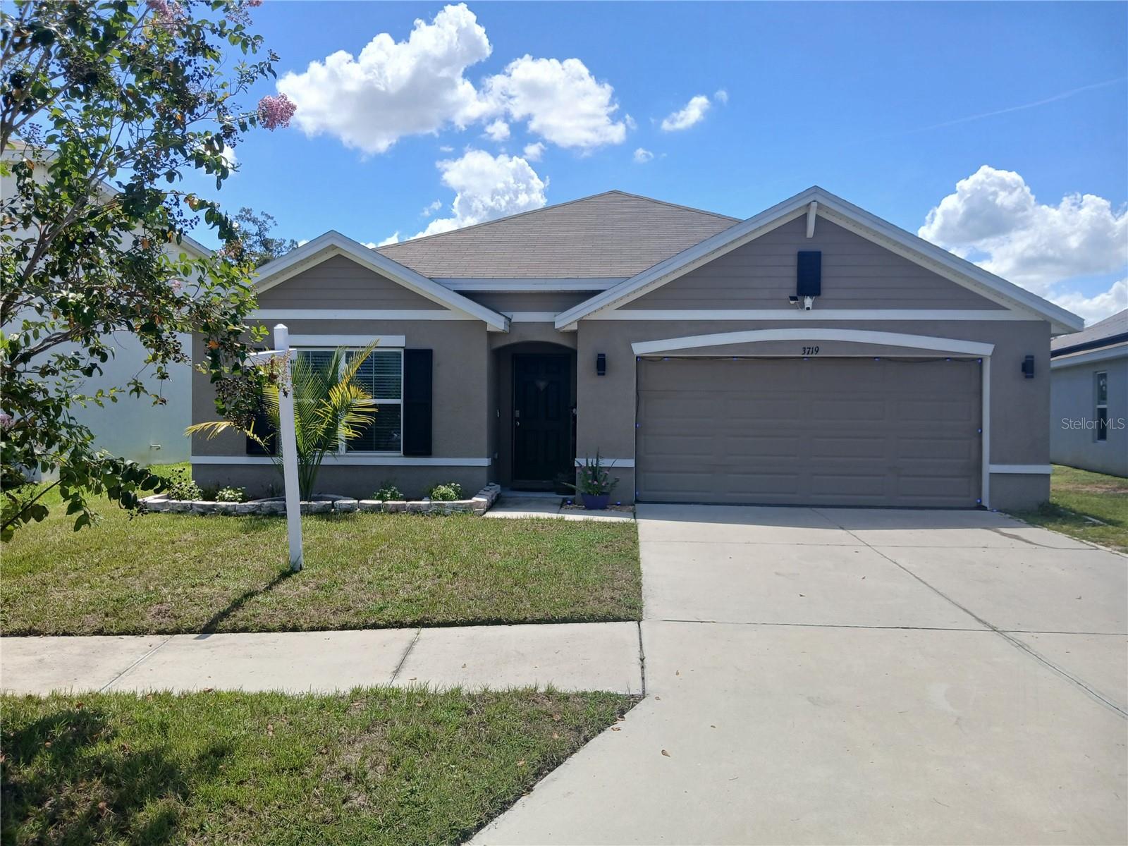 3719 Capri Coast Dr Property Photo 1