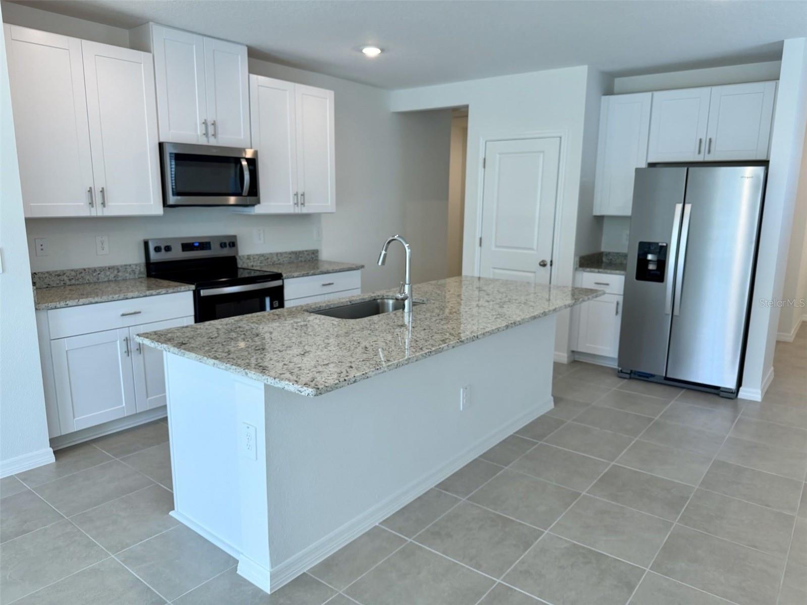 1483 Brekey Way Property Photo 2