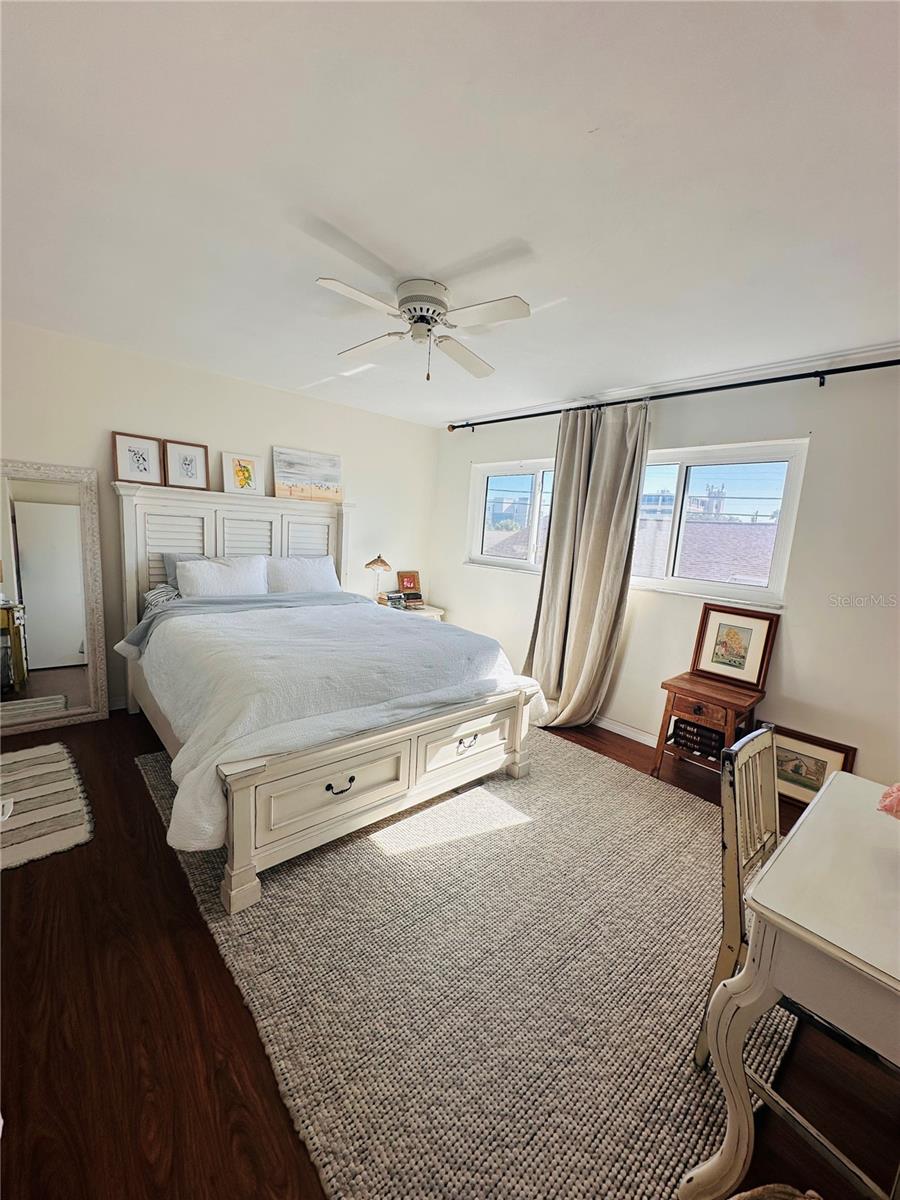 1221 Drew St #d9 Property Photo 5