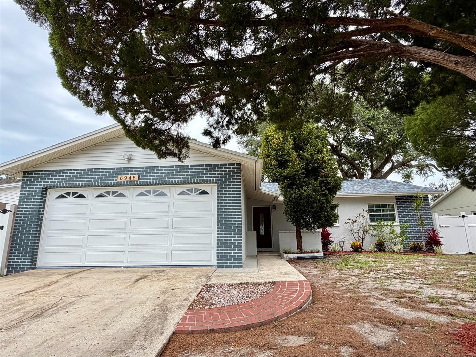 6945 Orkney Ave N Property Photo 1