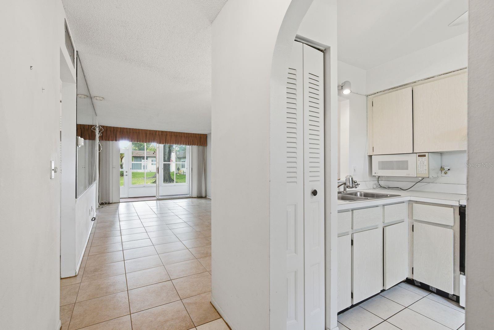 3127 Mission Grove Dr #3127 Property Photo 5
