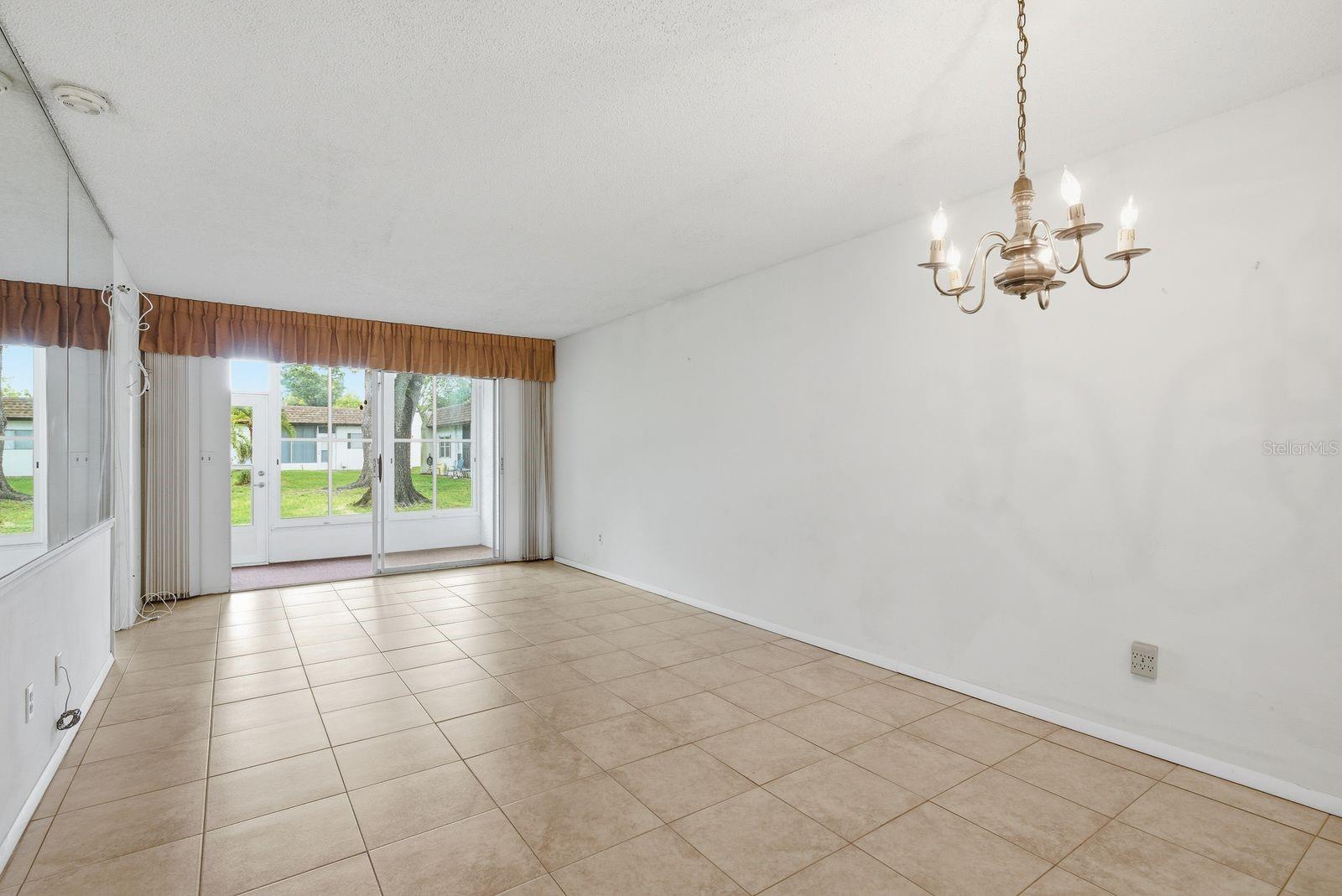 3127 Mission Grove Dr #3127 Property Photo 6