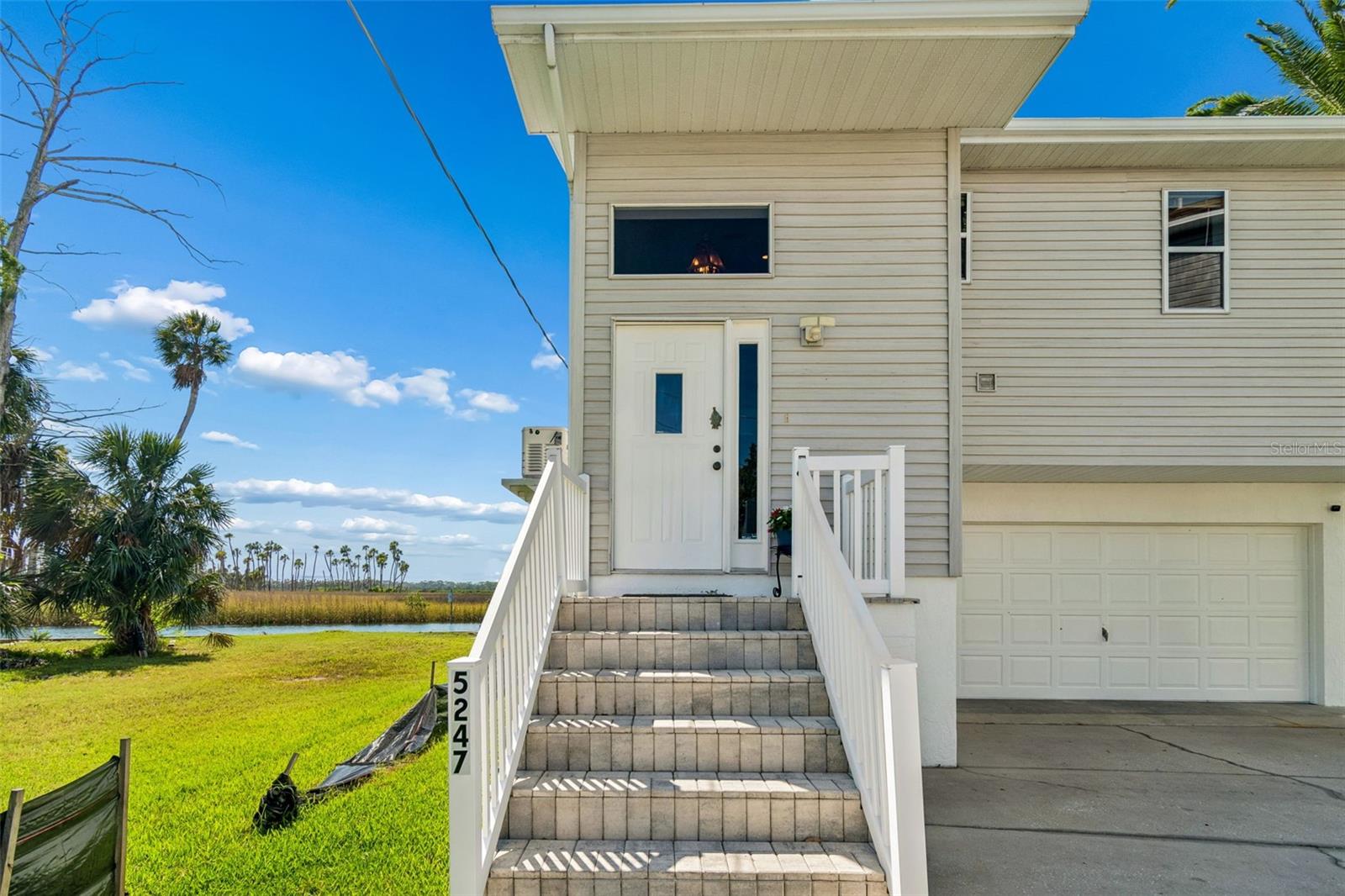 5247 Tropical Pt Property Photo 3