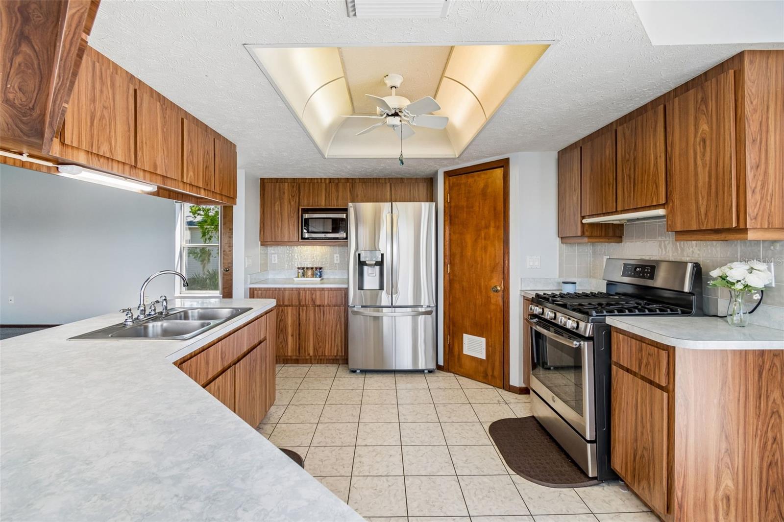 5247 Tropical Pt Property Photo 29