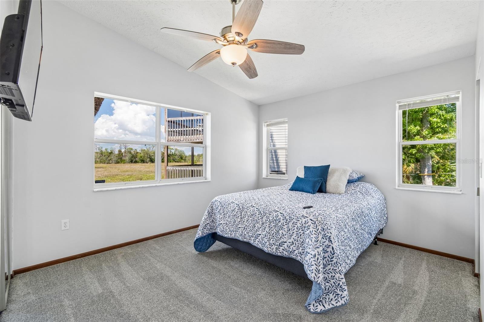 5247 Tropical Pt Property Photo 40