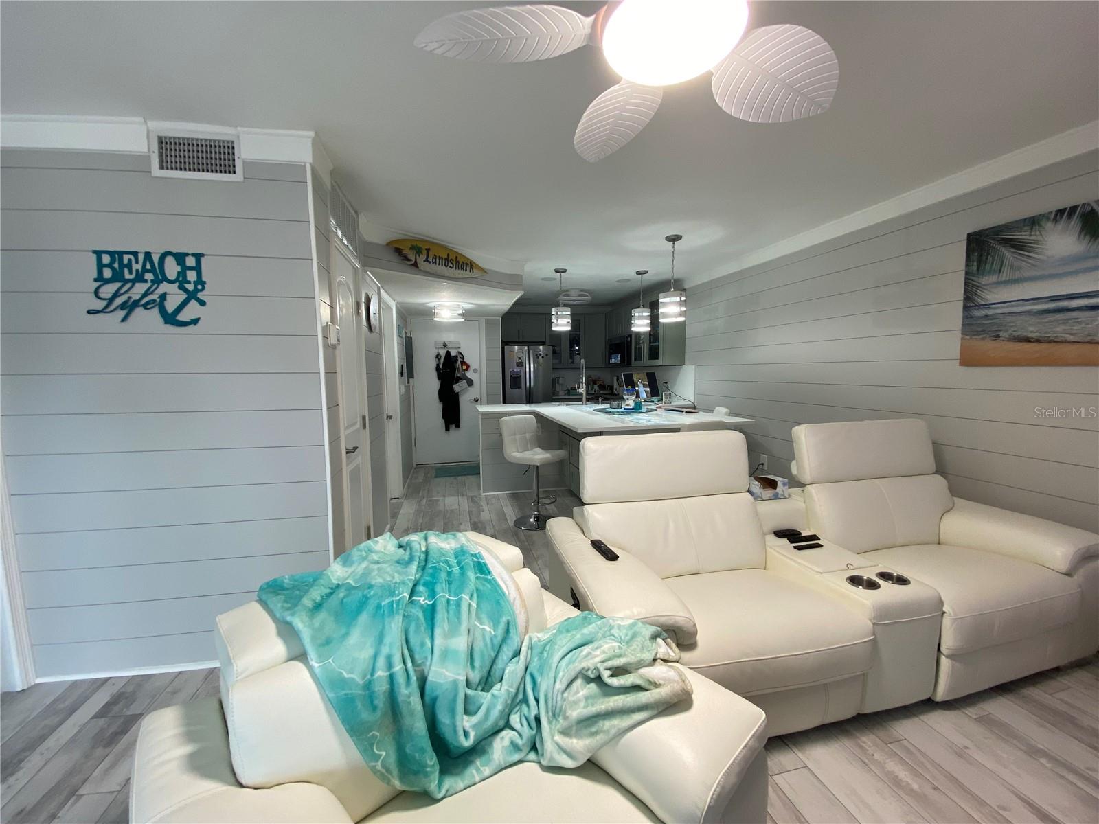 230 Medallion Blvd #d Property Photo 7