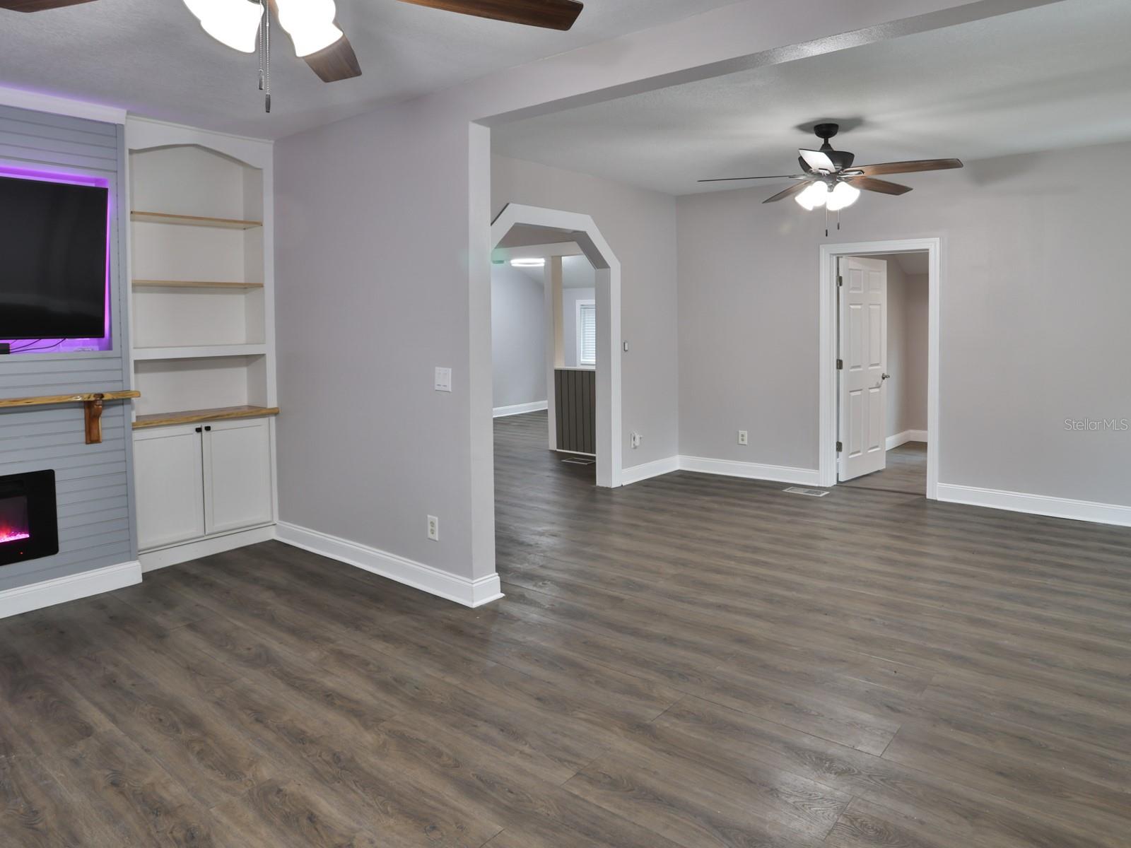 3016 N Maryland Ave Property Photo 6