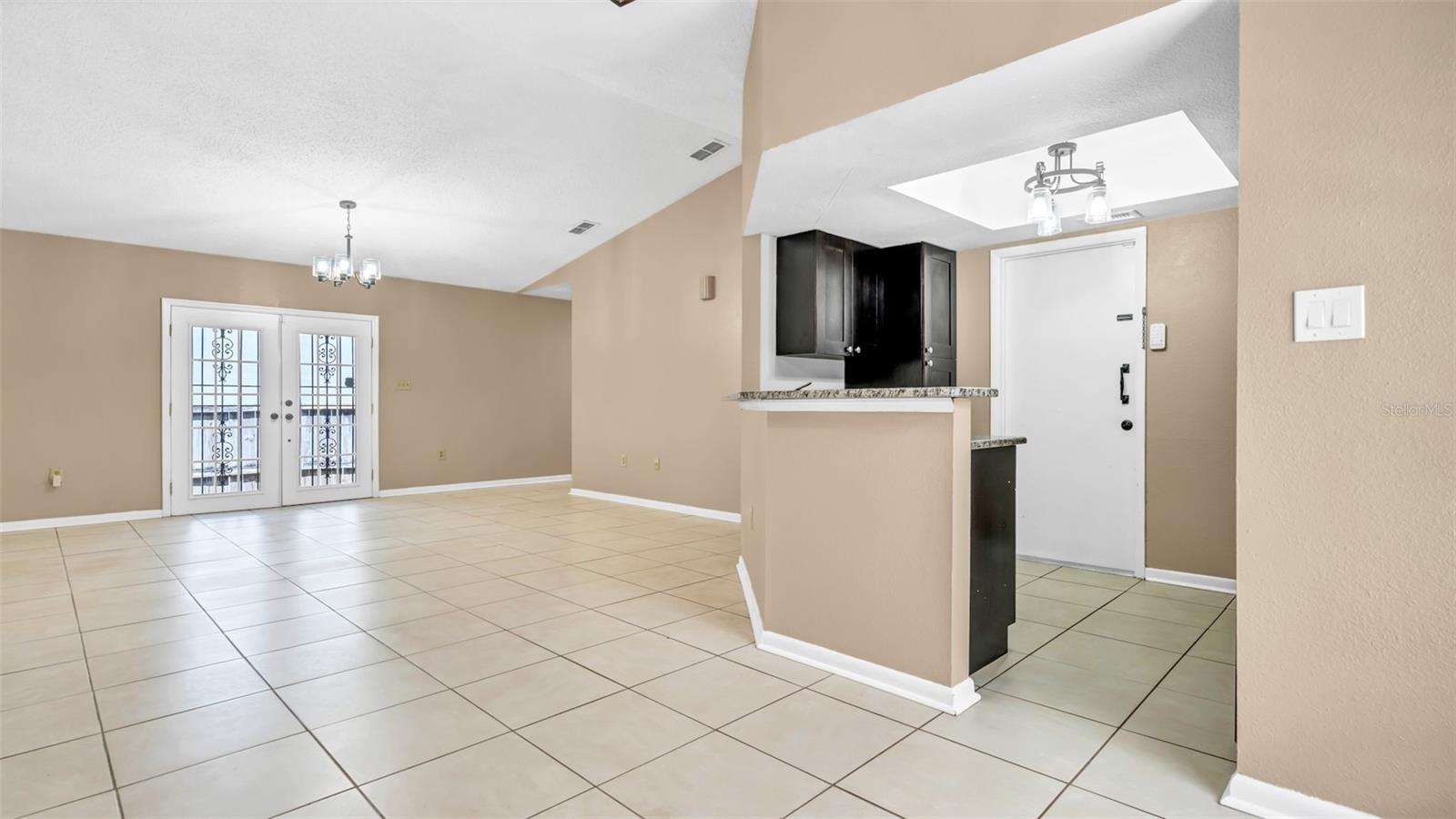 2610 E Lake Ave Property Photo 10