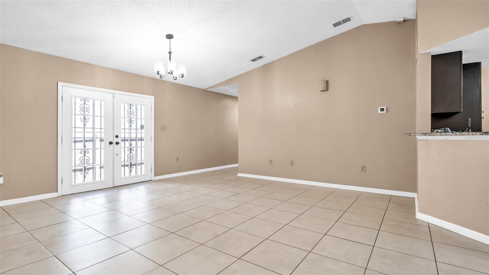 2610 E Lake Ave Property Photo 11